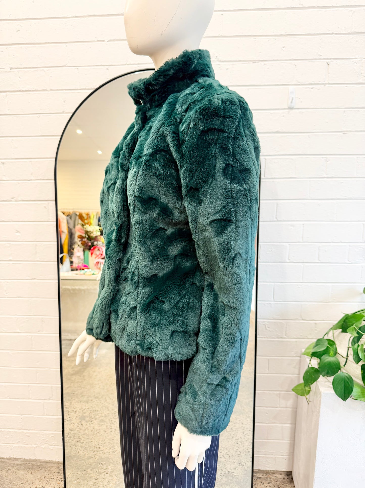 Review Dark Emerald Sovereign Faux Fur Jacket - Size 10