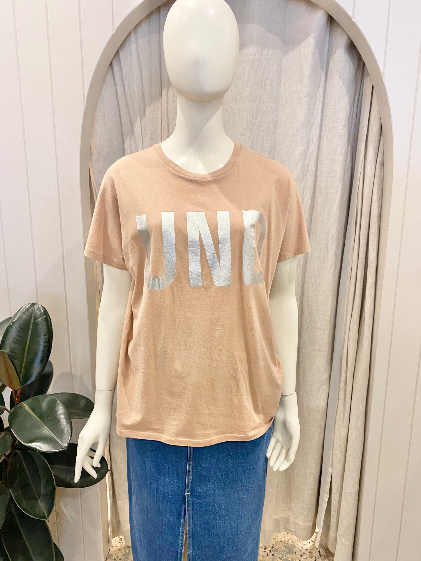 Baum und Pferdgaten Tan Logo Tee - Size L (12)