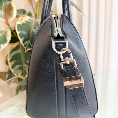 Givenchy Black Antigona Bag - Size M