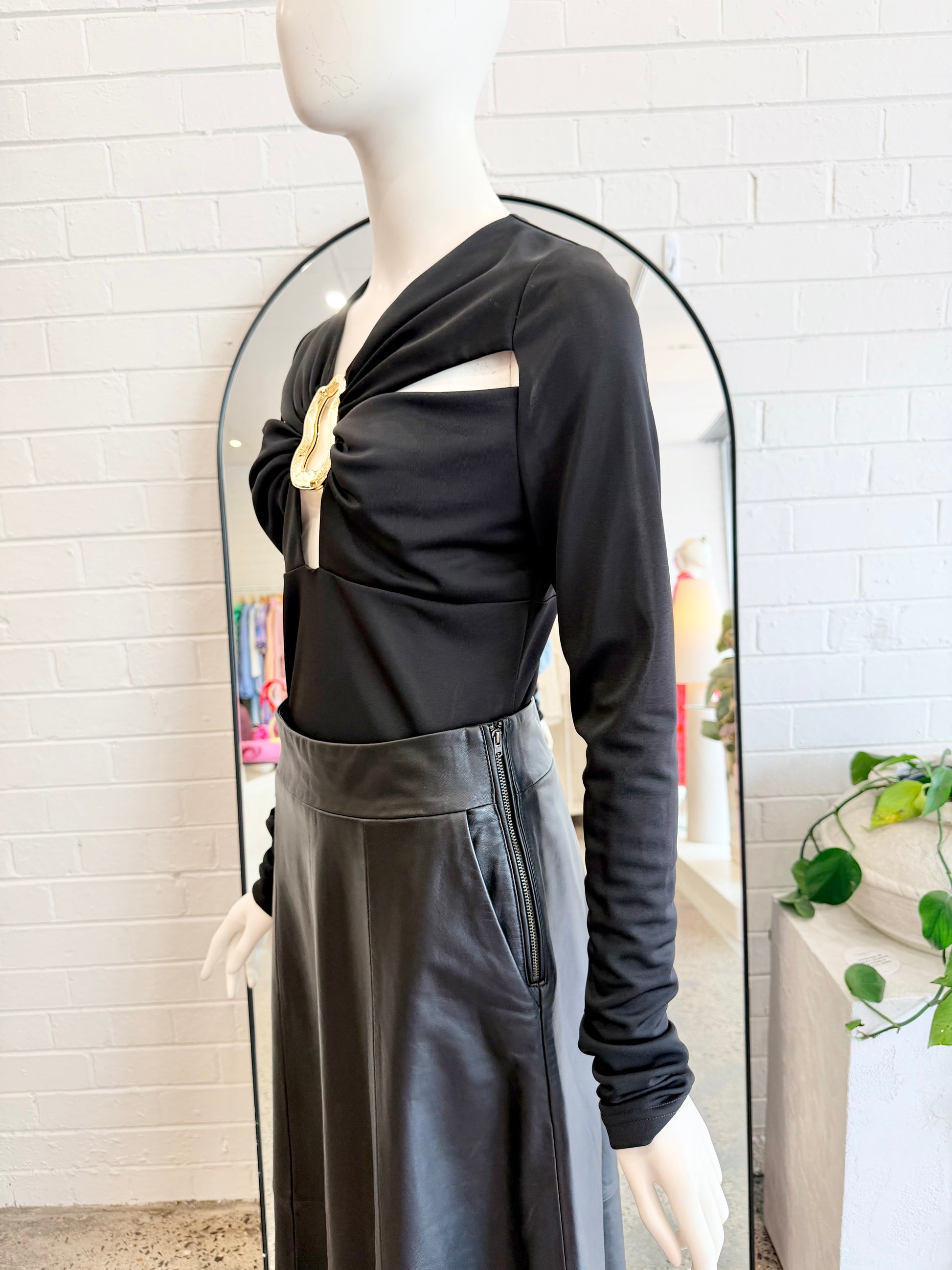 Rebecca Vallance Black Mischa Cutout Clasp Top - Size 12 - Pre-Loved Geelong