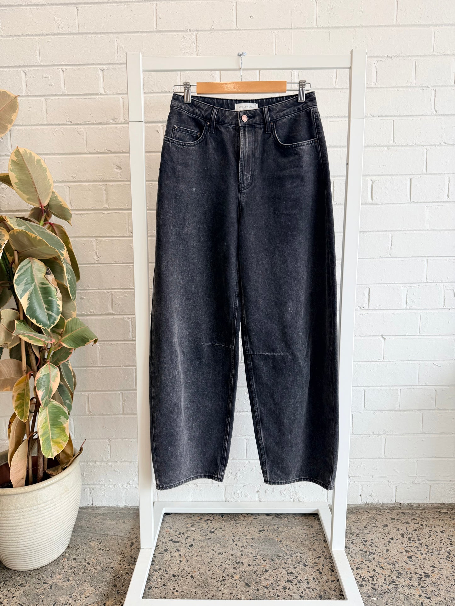Assembly Label Black Washed Barrel Leg Jeans - Size 26 (8)