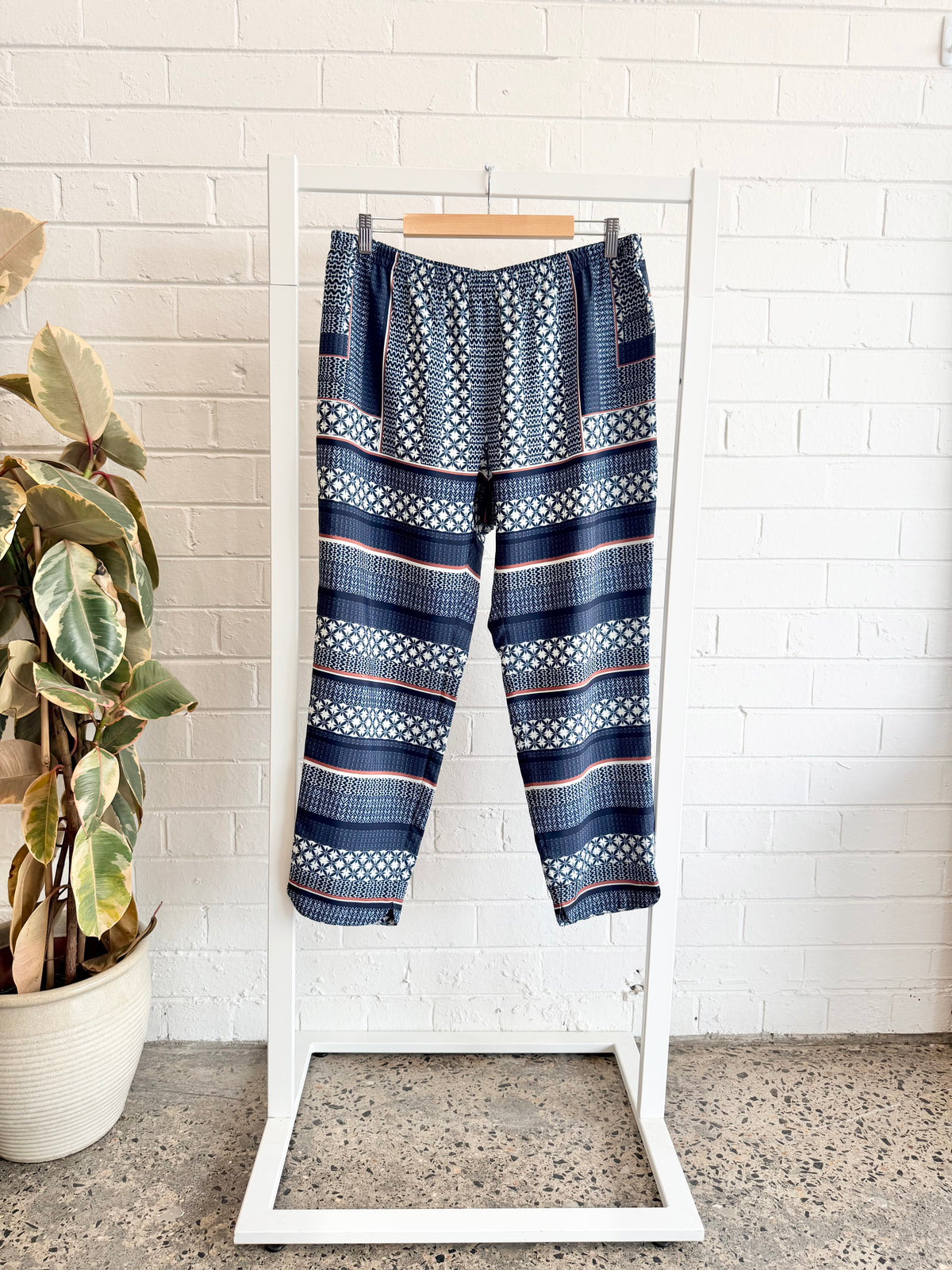 Cable Melbourne Navy Printed Pant and Top Set - Size L/XL (12 - 14)