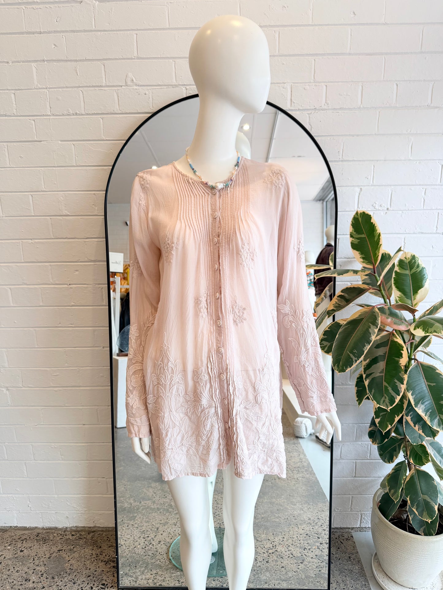 Johnny Was Blush Embroidered De Vries Tunic Top - Size M