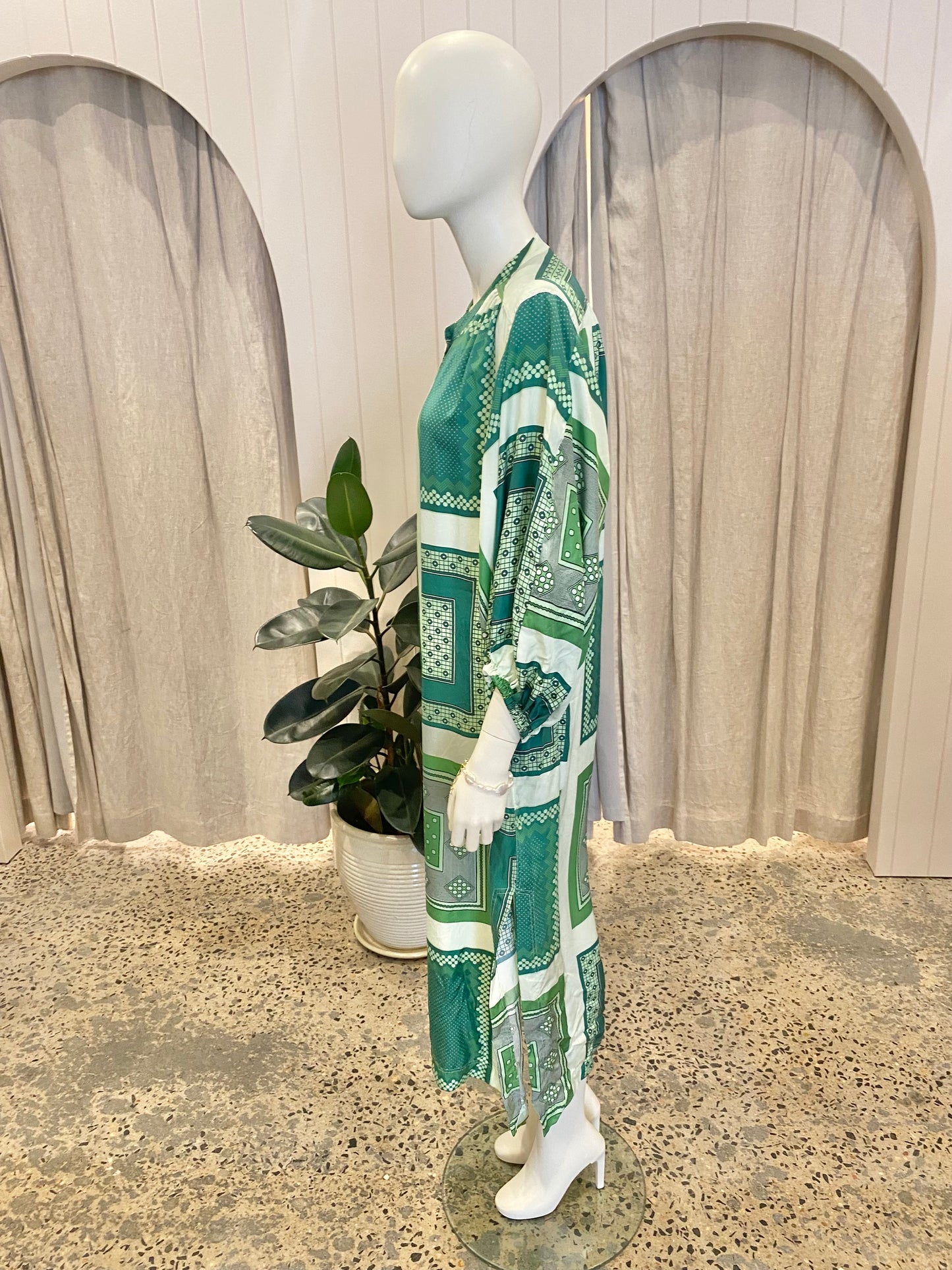 Oroton Bandana Print in Green Midi Dress - Size 16