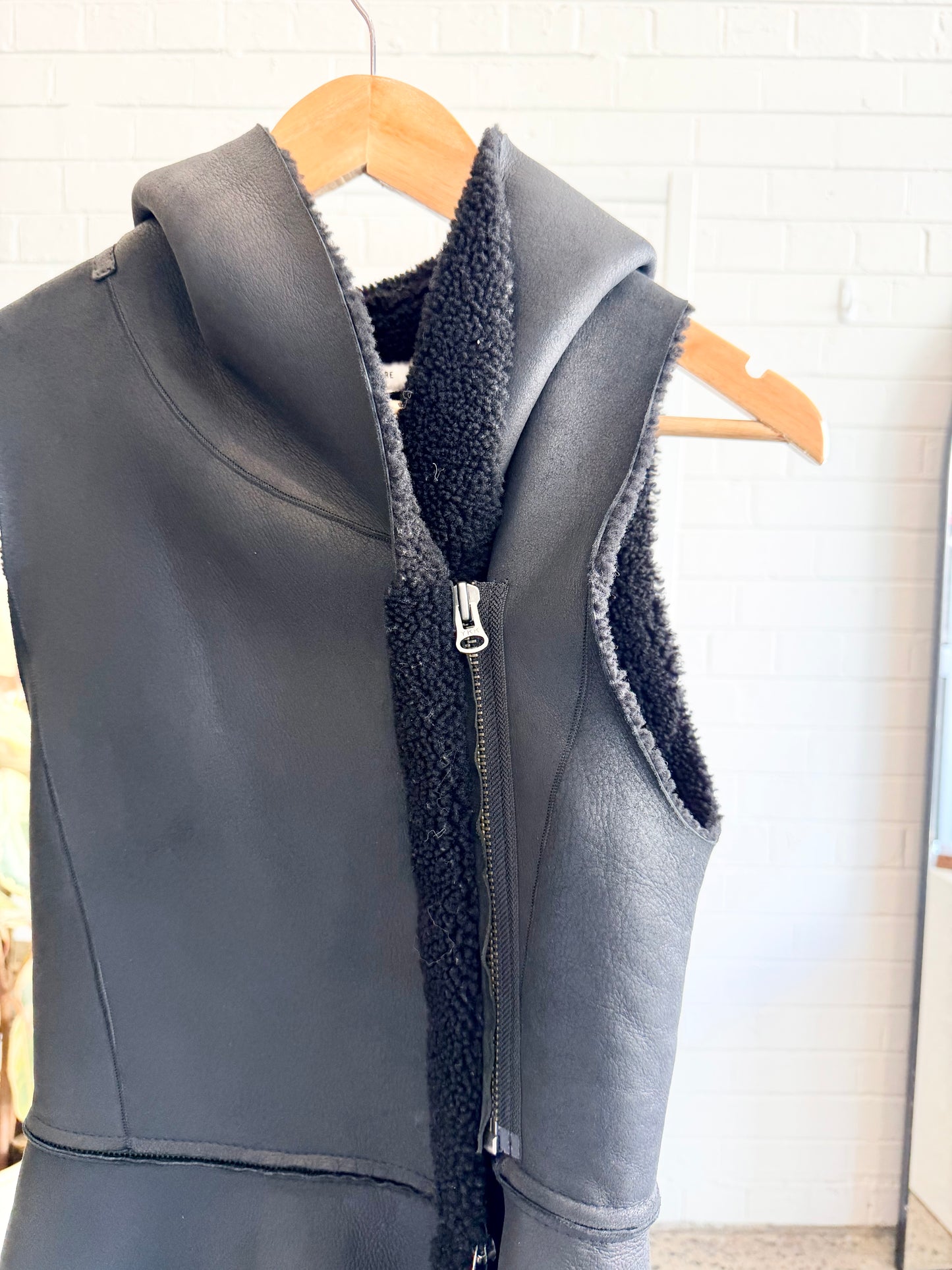 Scanlan Theodore Black Leather Vest - Size 8