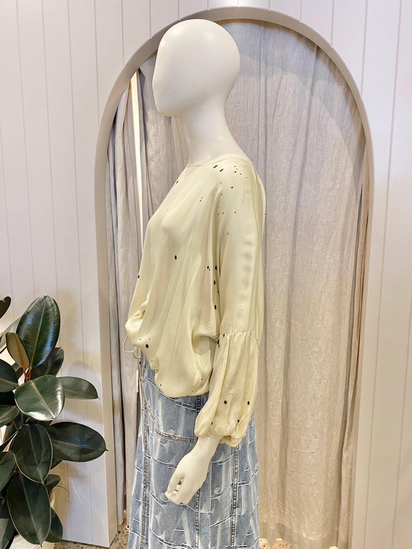 Rabens Saloner Cream and black splotched blouse - Size S (10)