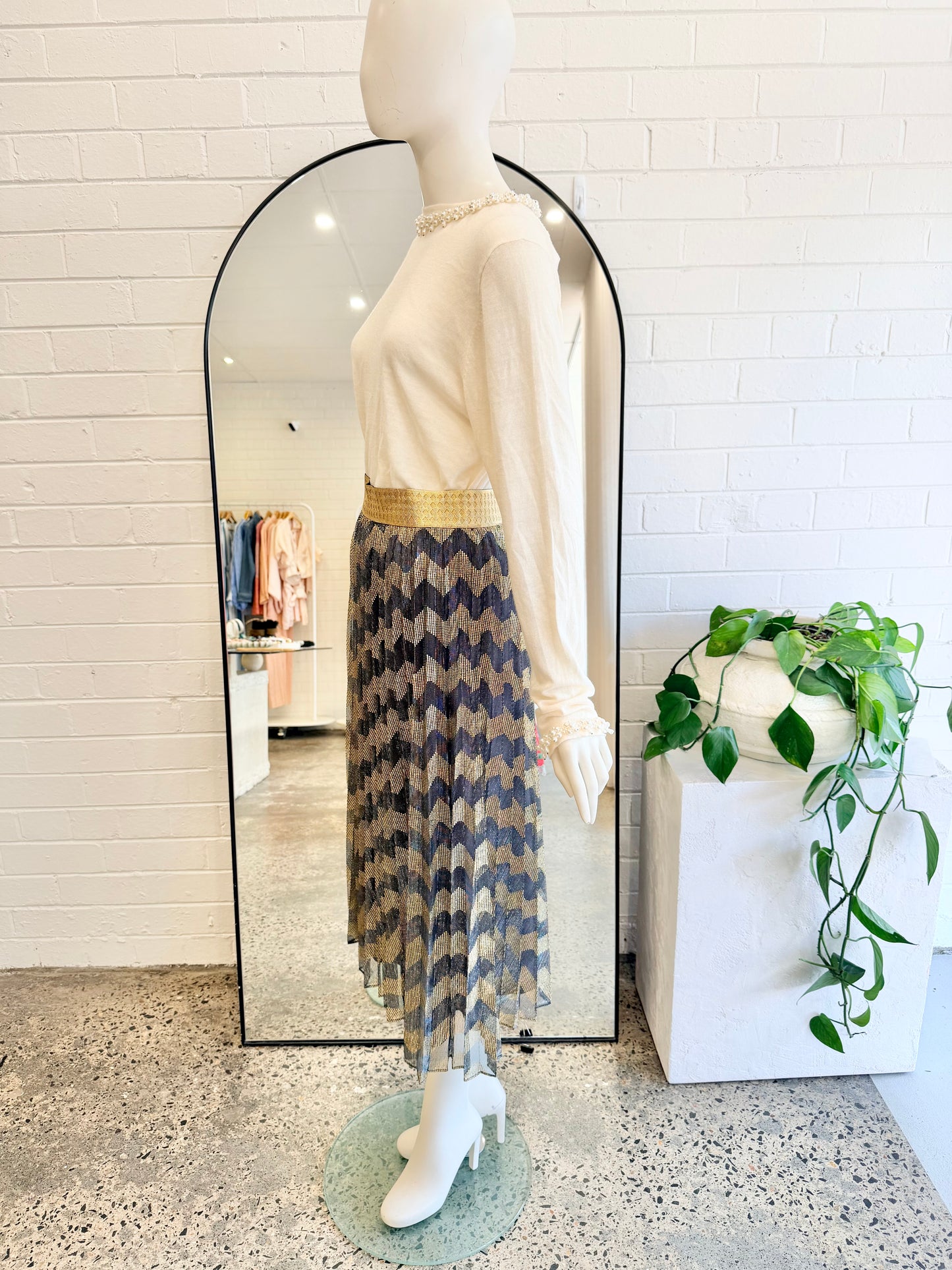 Alexandra Pleated Midi Skirt in Gold/Black - Size M/L (12/14)