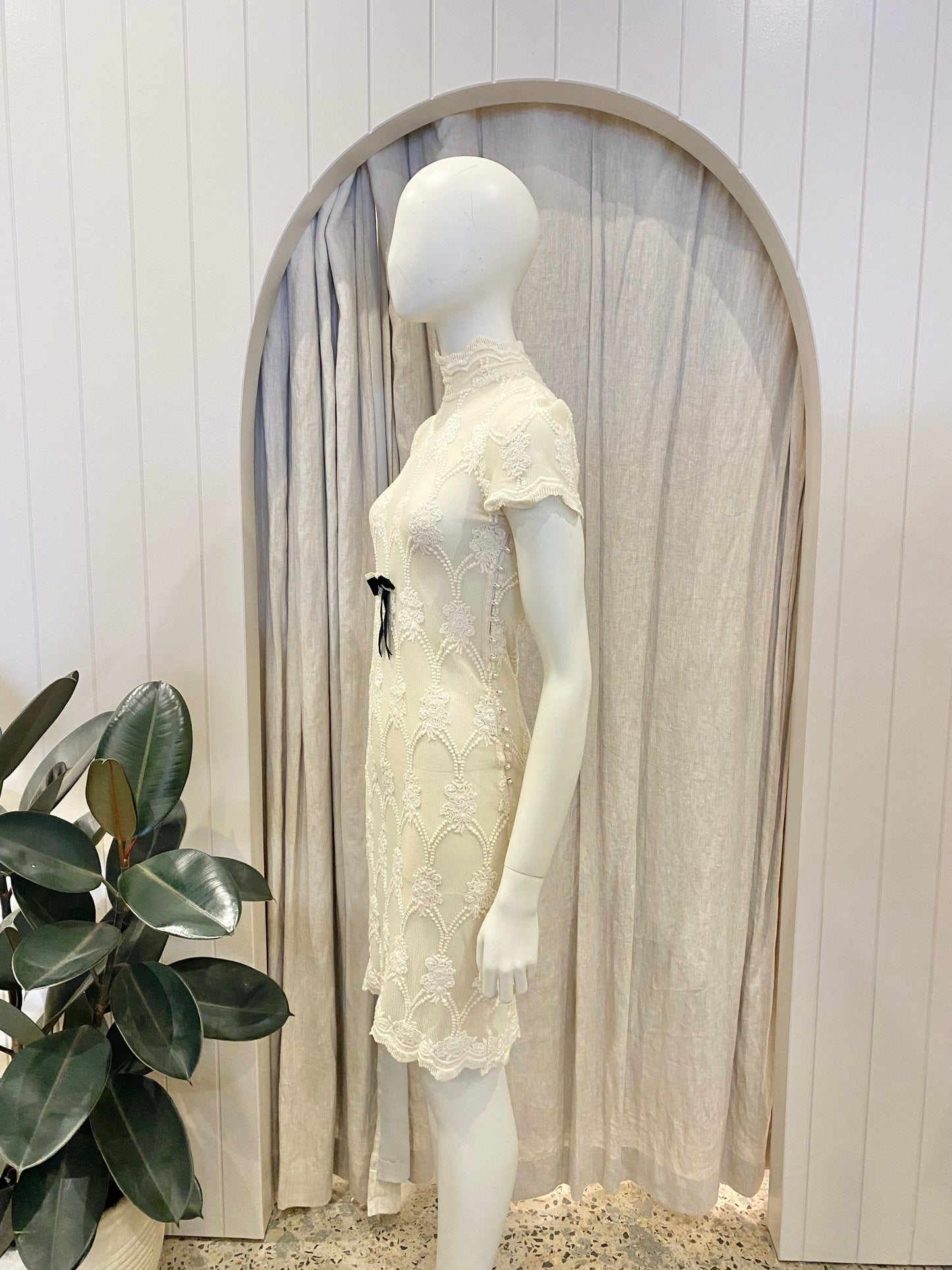 Moss and Spy Lace Dress - Size 8
