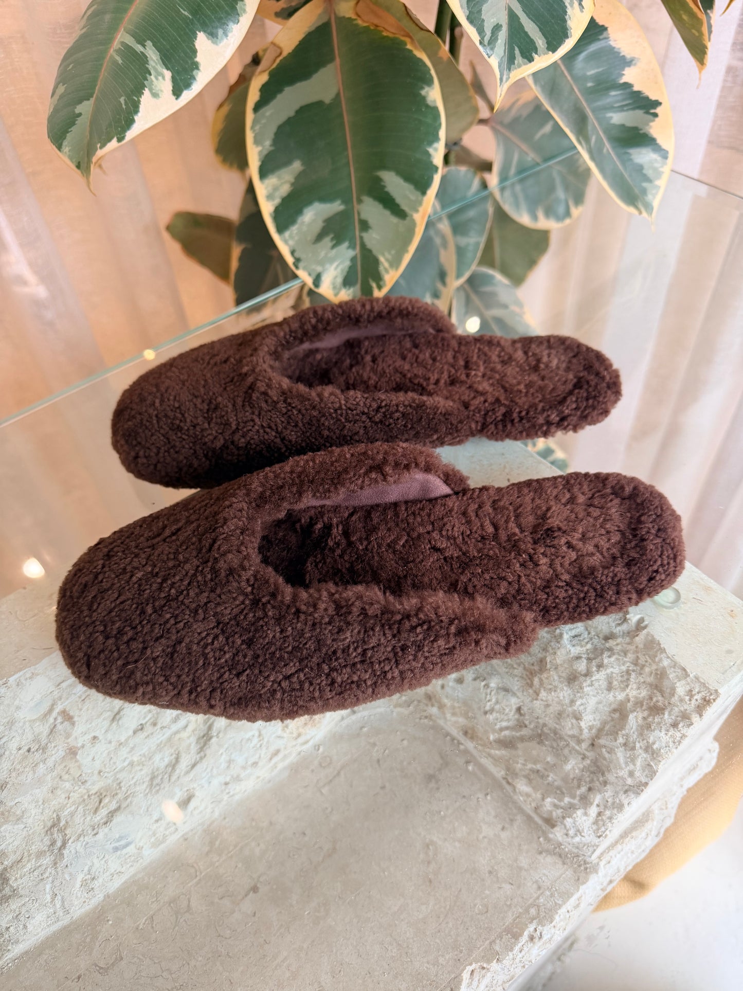 La Tribe Brown Shearling Slip Ons - Size 40