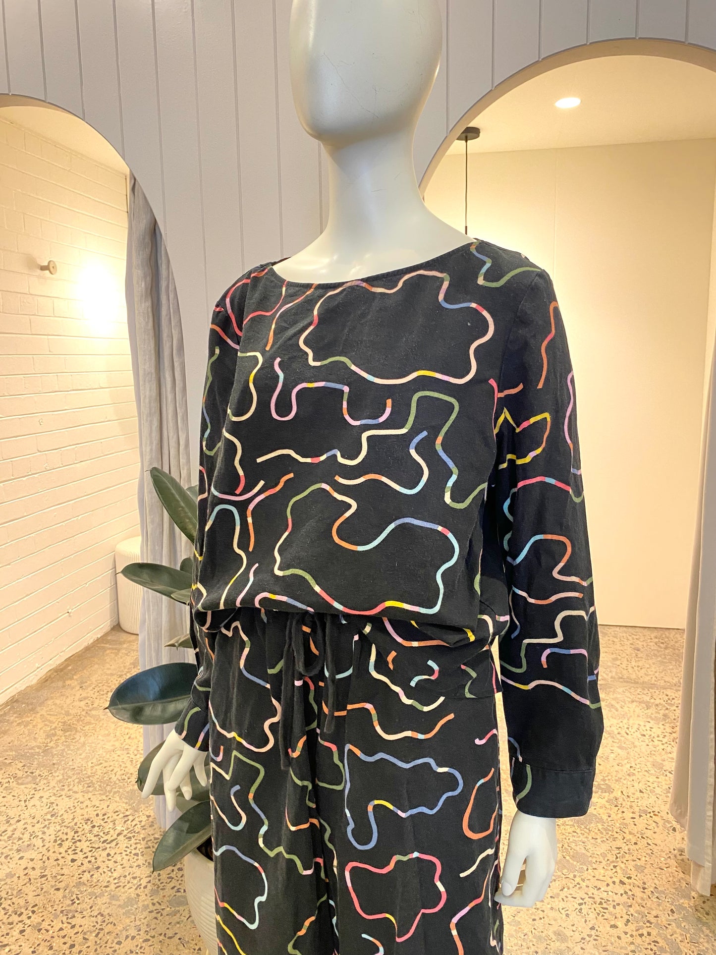 Jericho Road Black Linen/Cotton Pant and Top Set - Size 16