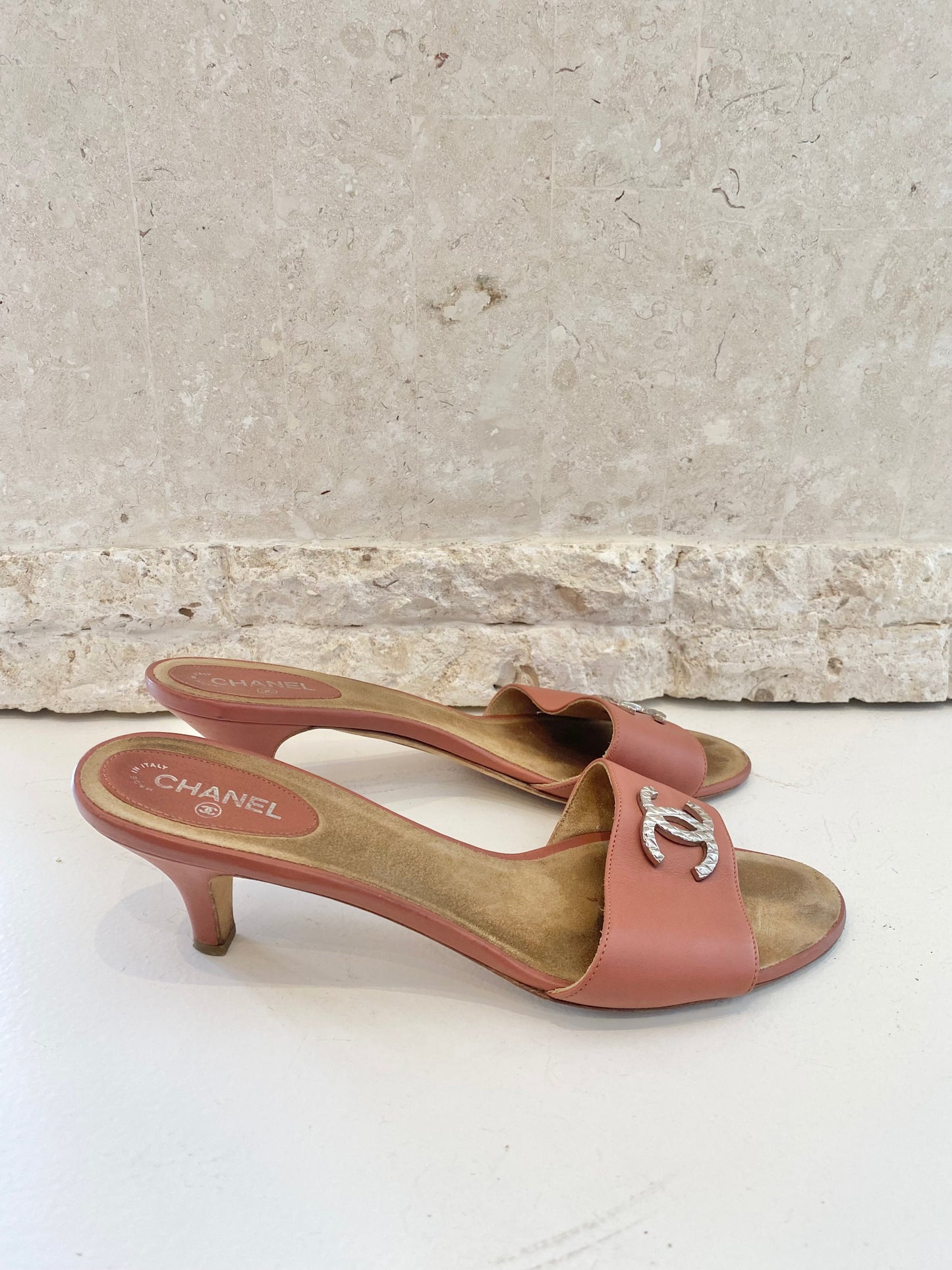 Chanel CC logo kitten heels - Size 40