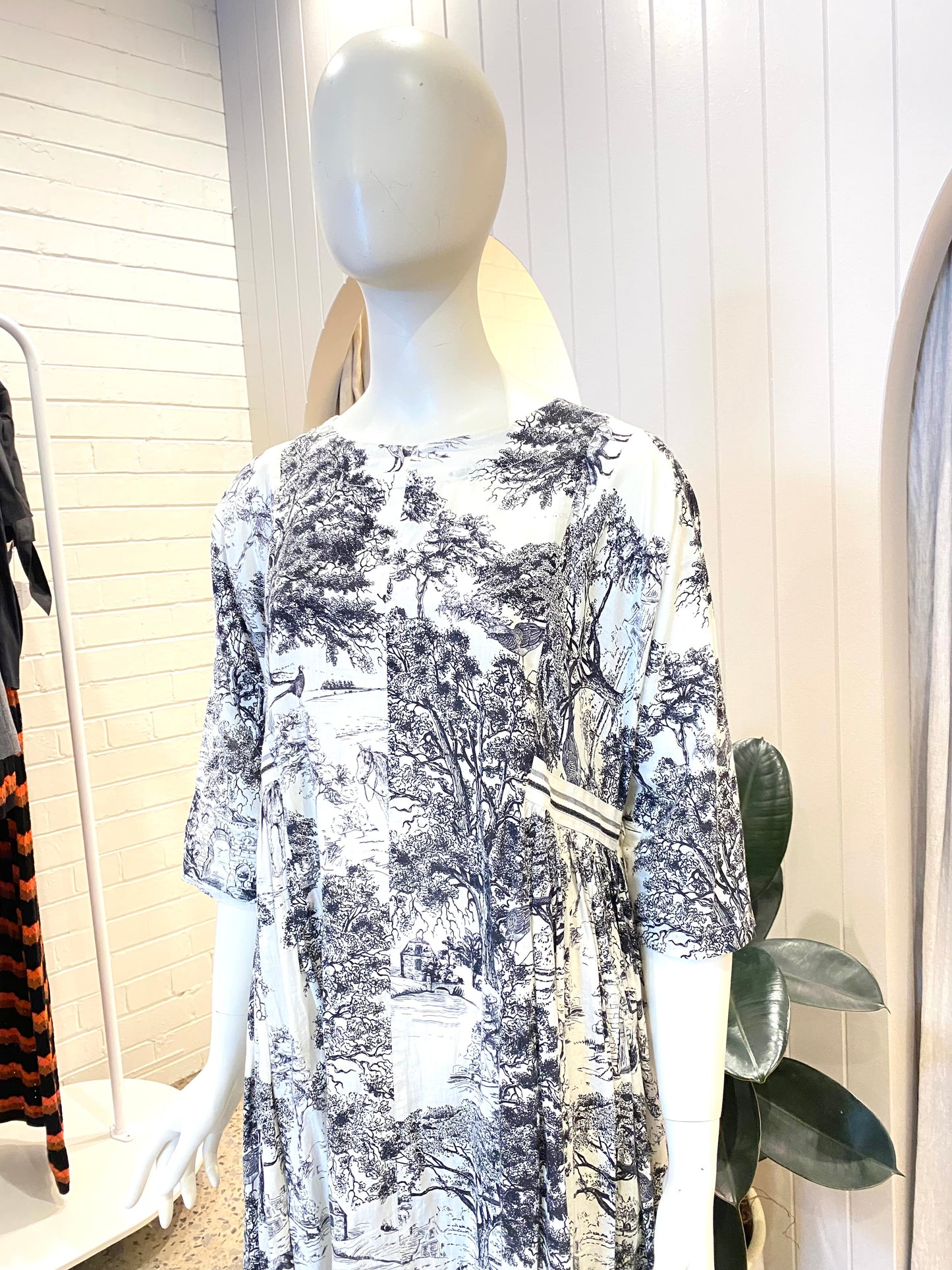 Trelise Cooper In Full Blood Midi Dress - Size 12/14