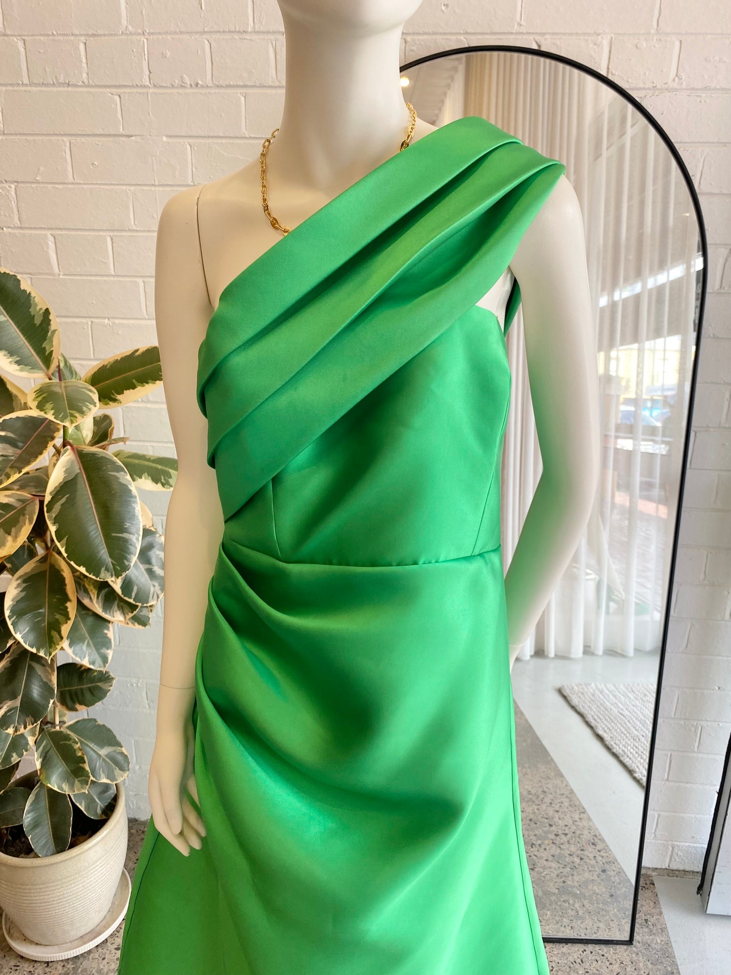 Pearls and Roses Green Florence Dress - Size 14