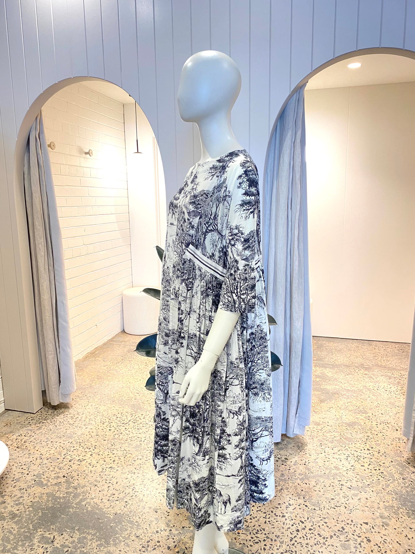 Trelise Cooper In Full Blood Midi Dress - Size 12/14