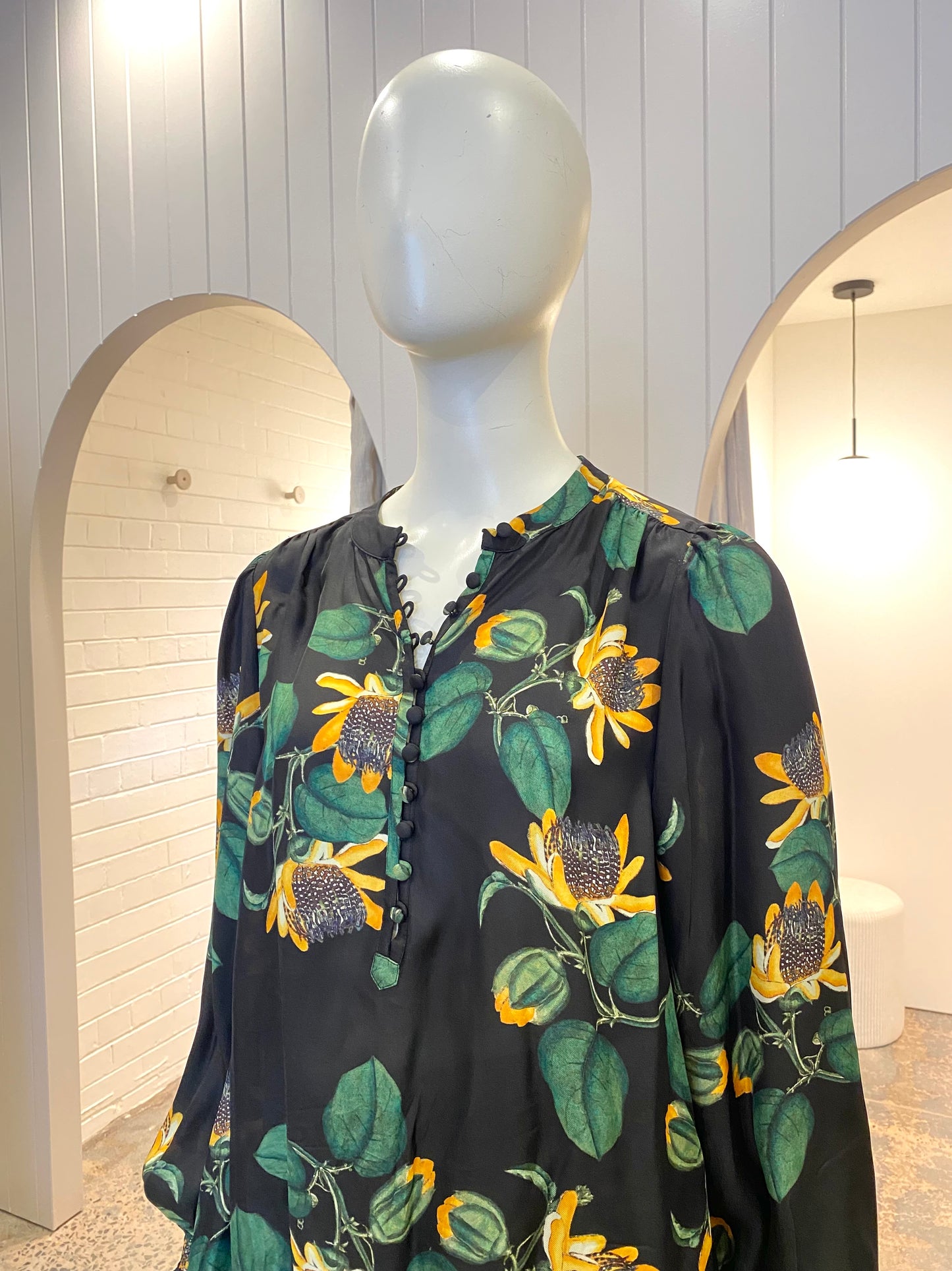 Cable Melbourne Sweet Pea Blouse and Pant Set - Size 10/12