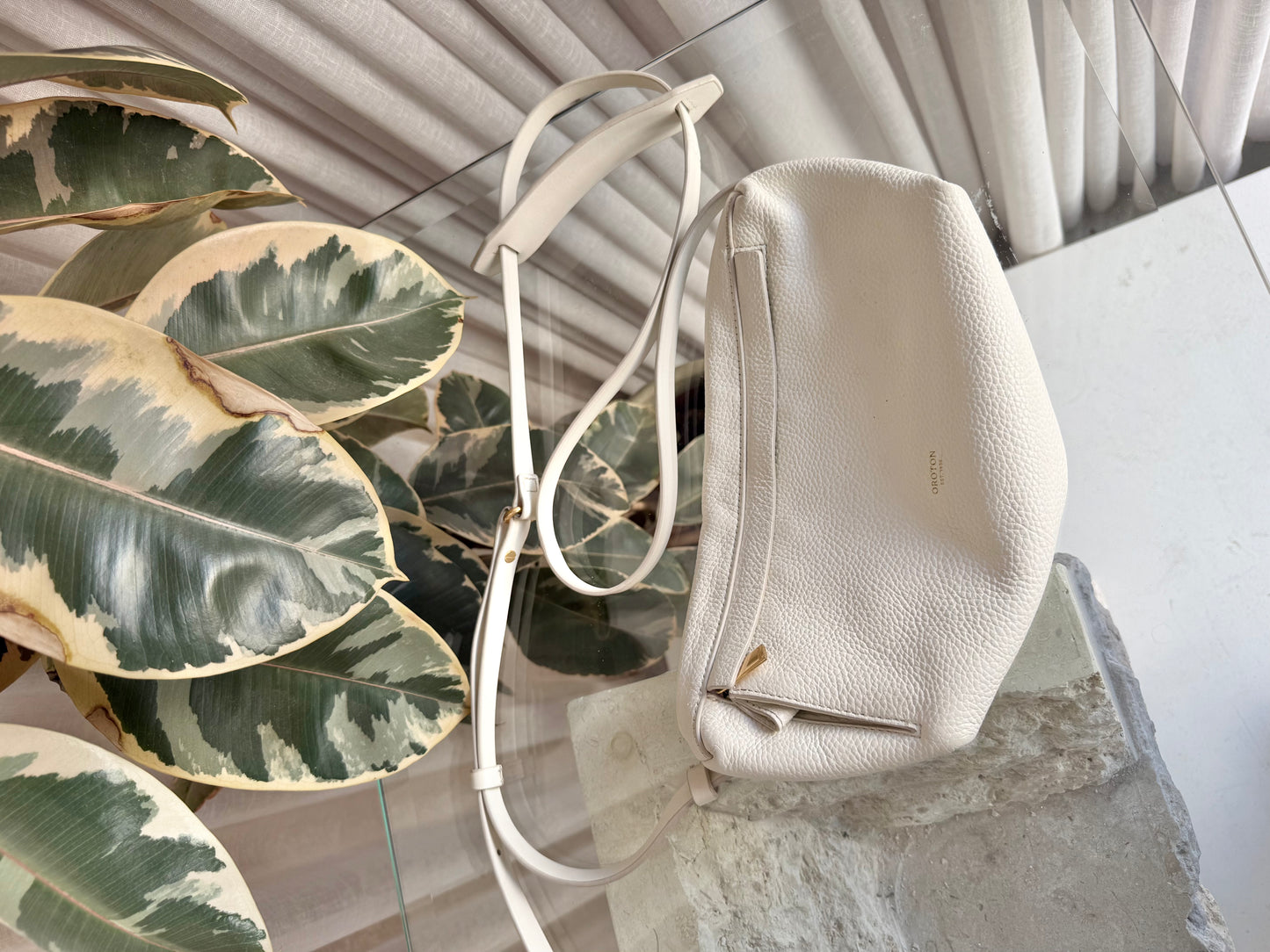 Oroton White Leather Shoulder Bag