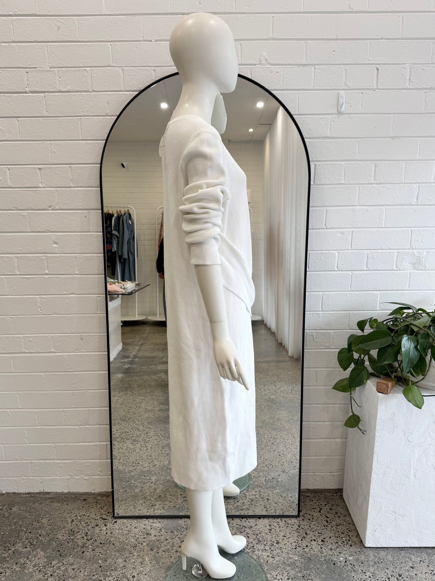 Scanlan Theodore White Ribbed Belted Midi Dress - Size M (10 - 12)