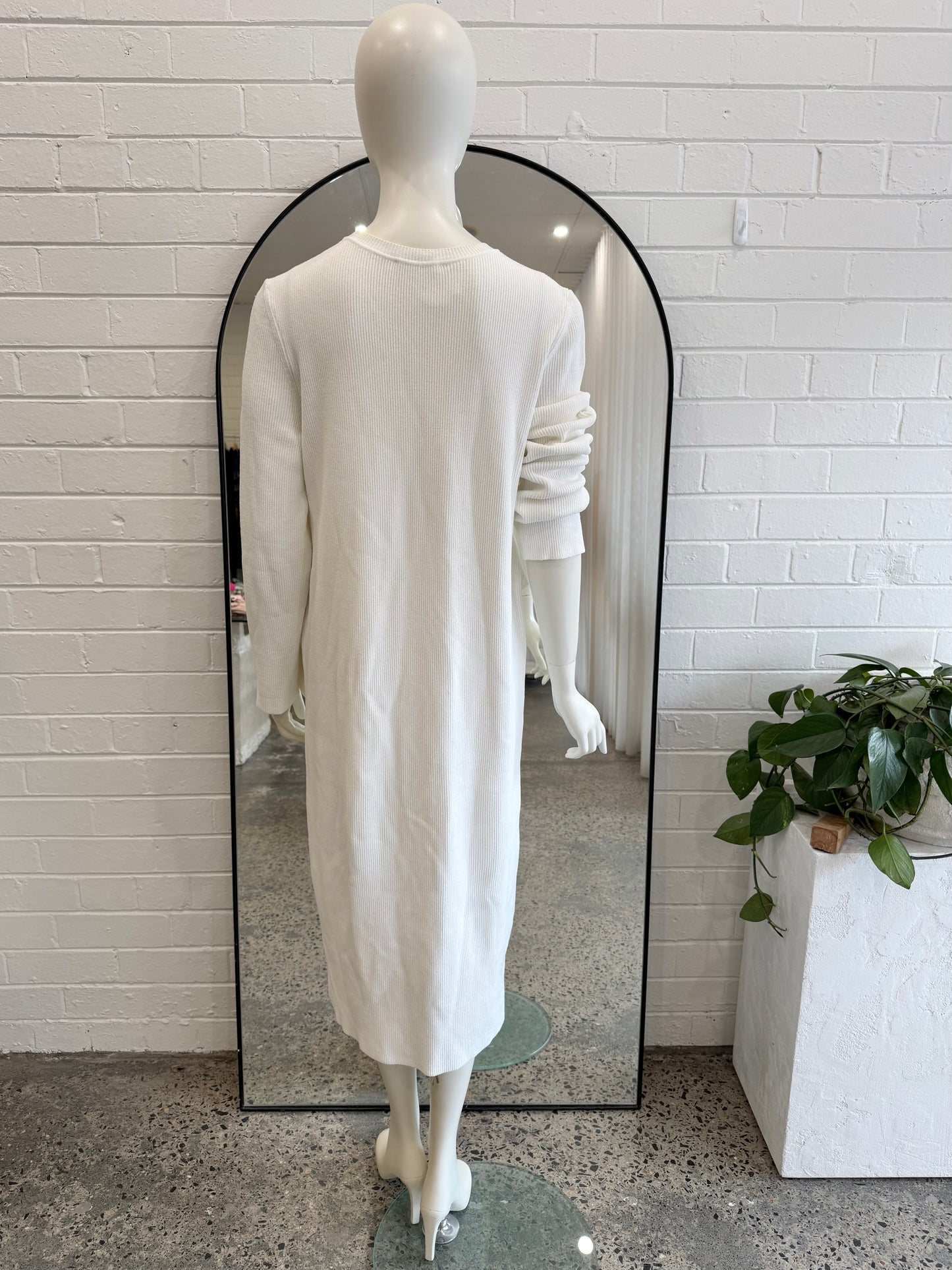 Scanlan Theodore White Ribbed Belted Midi Dress - Size M (10 - 12)