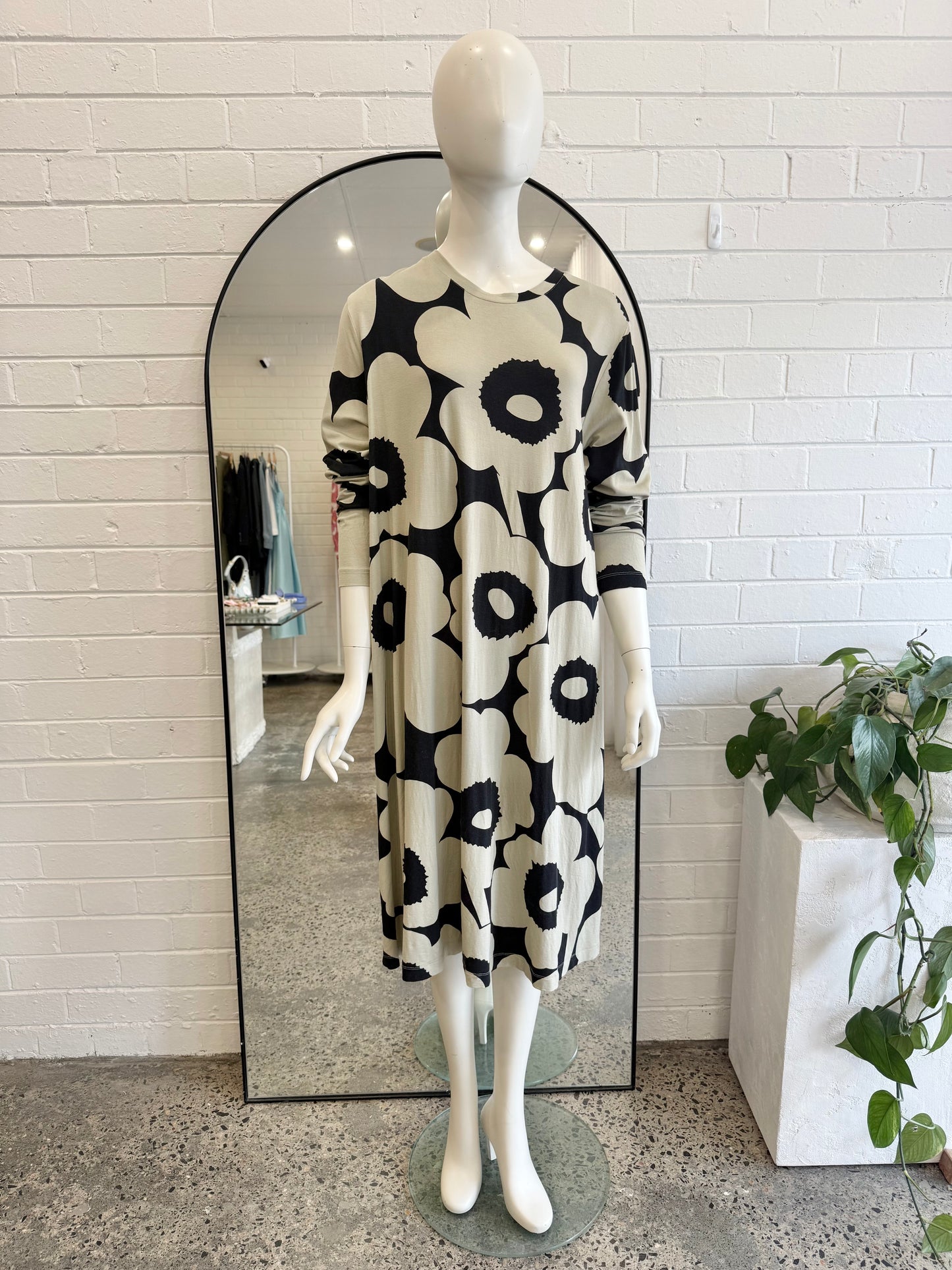 Marimekko Black and Beige Unikko Poppy Dress - Size XXL (16 - 18)