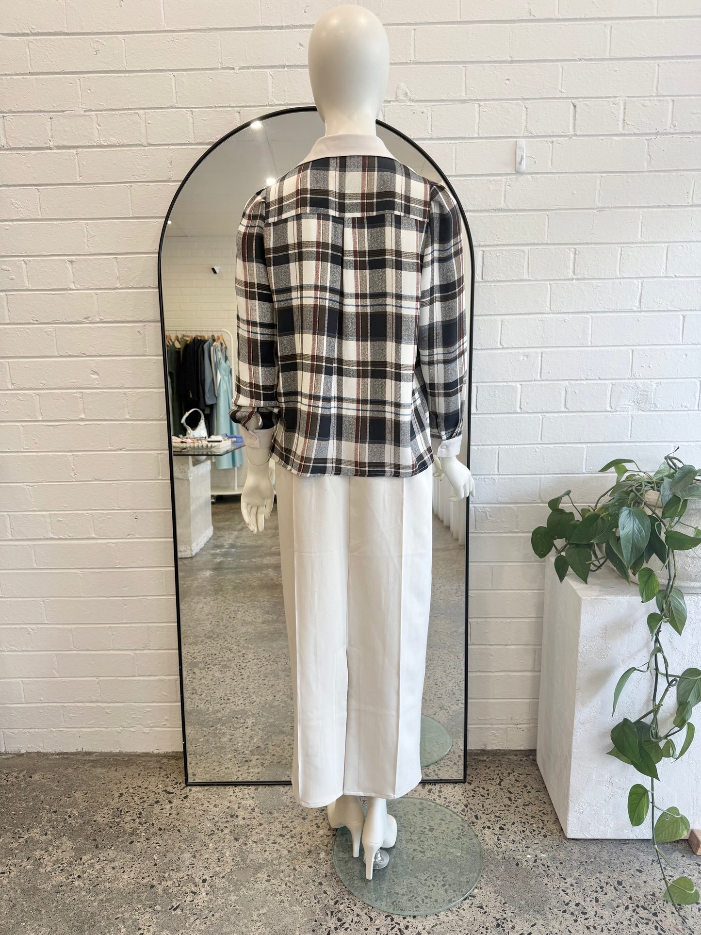 Hanna Artwear Check Shirt -Size M (10)