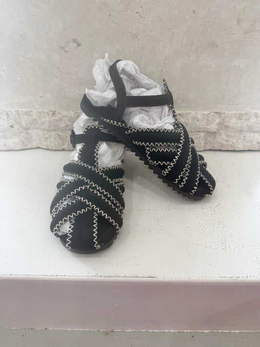 Farm Rio Black Zig Zag Sandals - Size 38.5