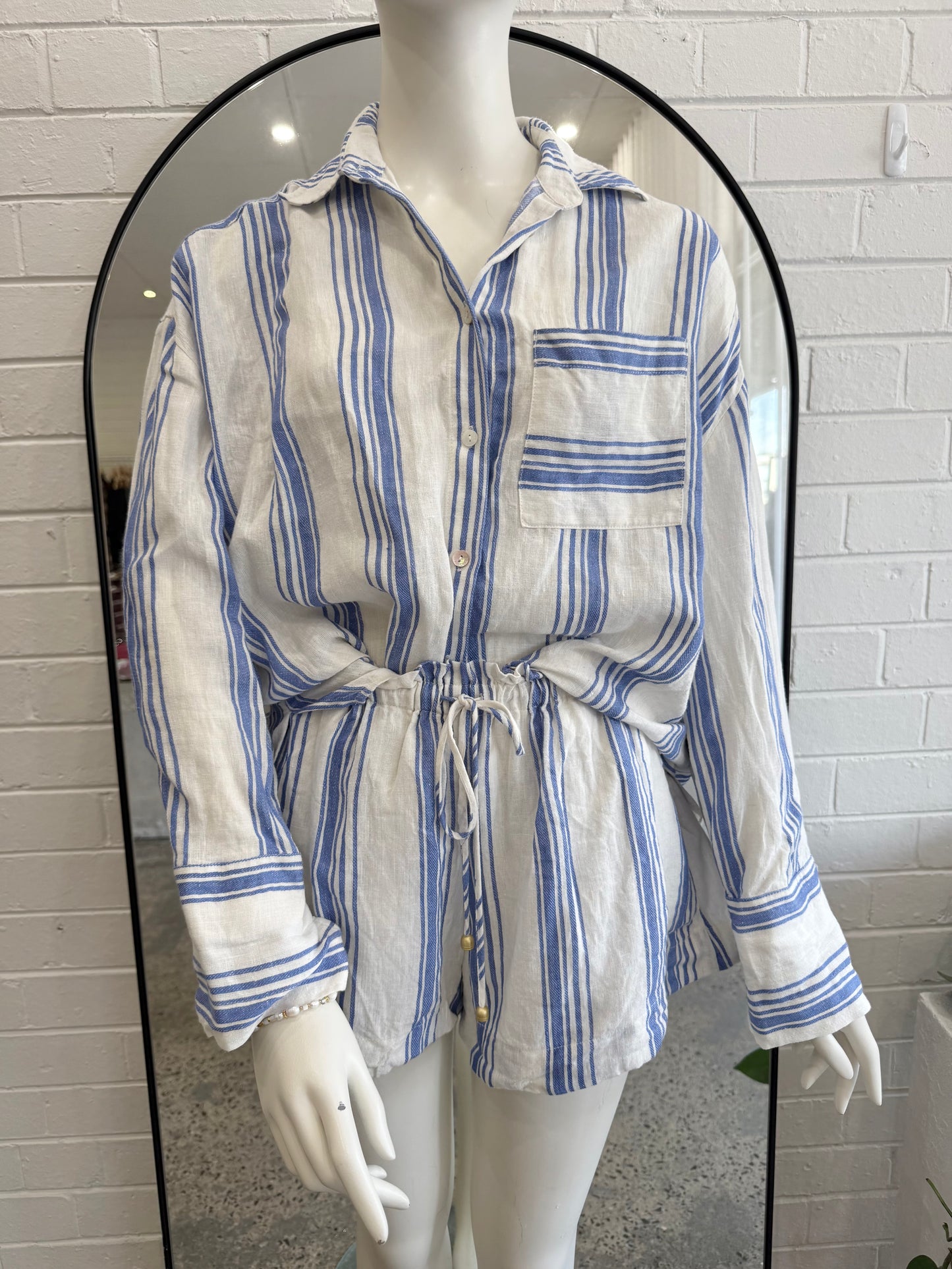 Kivari White and Blue Stripe Isabelle Shirt and Shorts - Size 8
