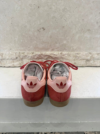 Adidas Gazelle Red & Pink - Size Euro 40 - Pre-Loved Geelong 4