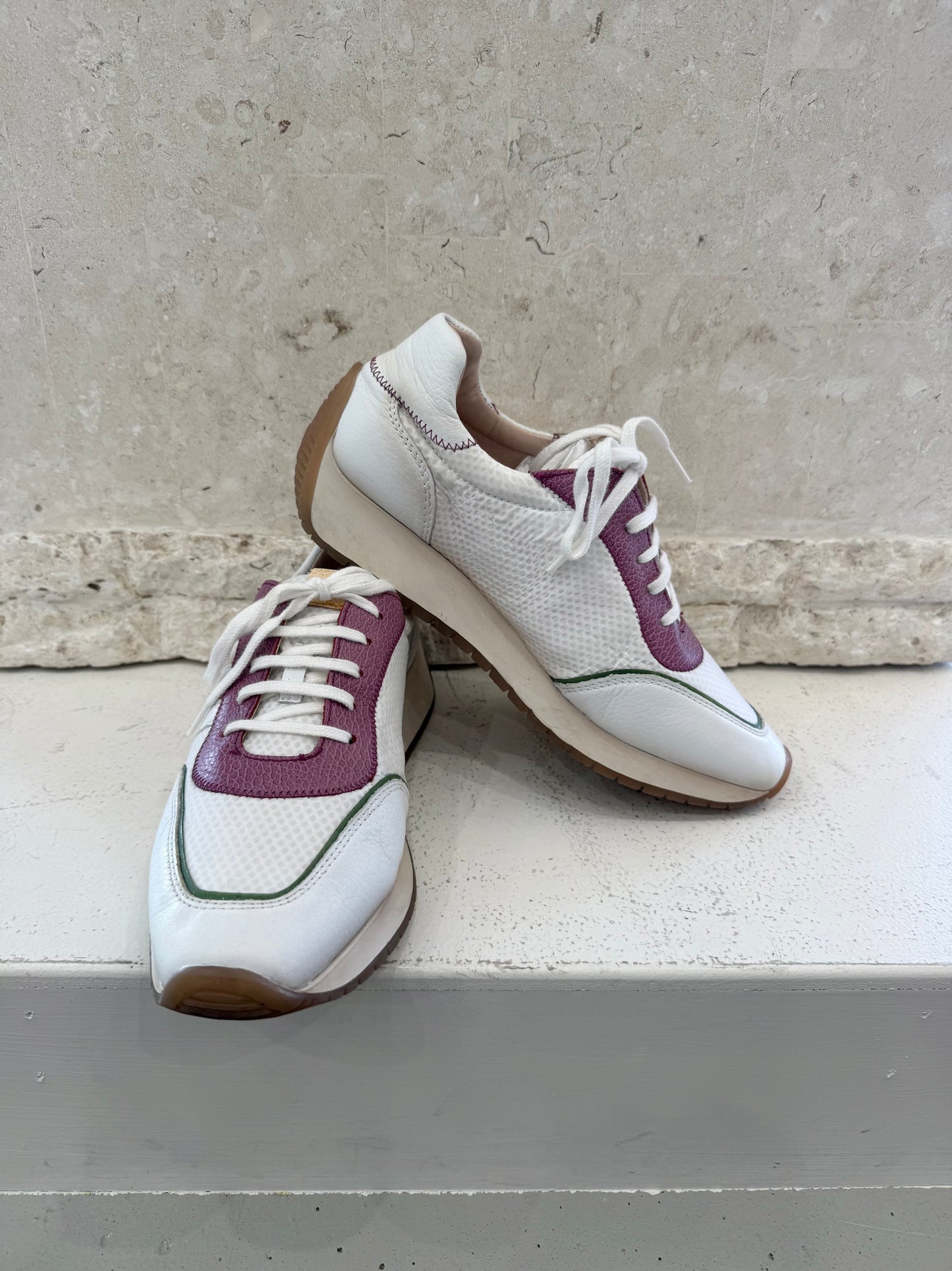 Hispanitas White Kaira Sneakers - Size 40 - Pre-Loved Geelong