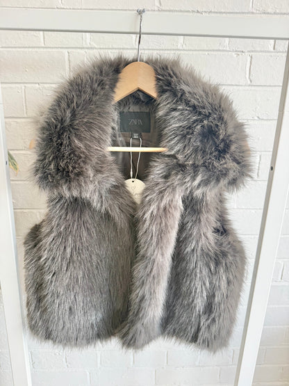 Zara Charcoal Faux Fur Vest - Size M (10 -12)
