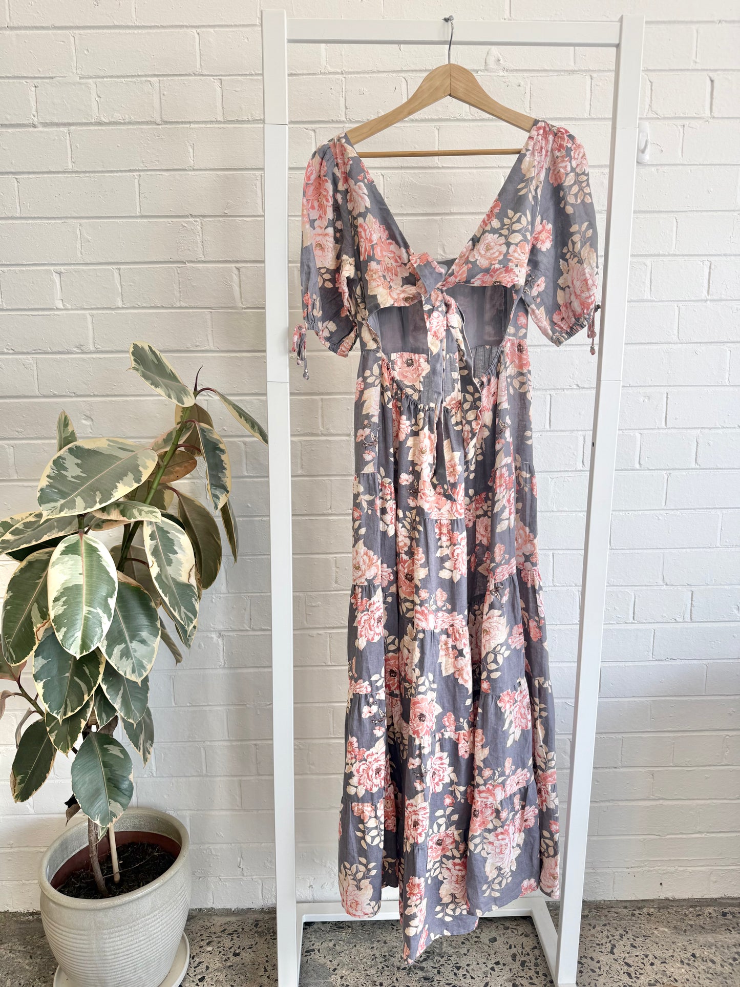 Kivari 'Hope' Tiered Maxi Dress in Floral Print - Size 8