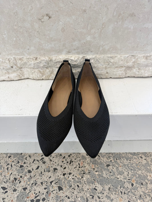 Everlane Black Mesh Pointed Flats - Size 9.5