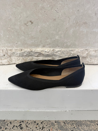 Everlane Black Mesh Pointed Flats - Size 9.5