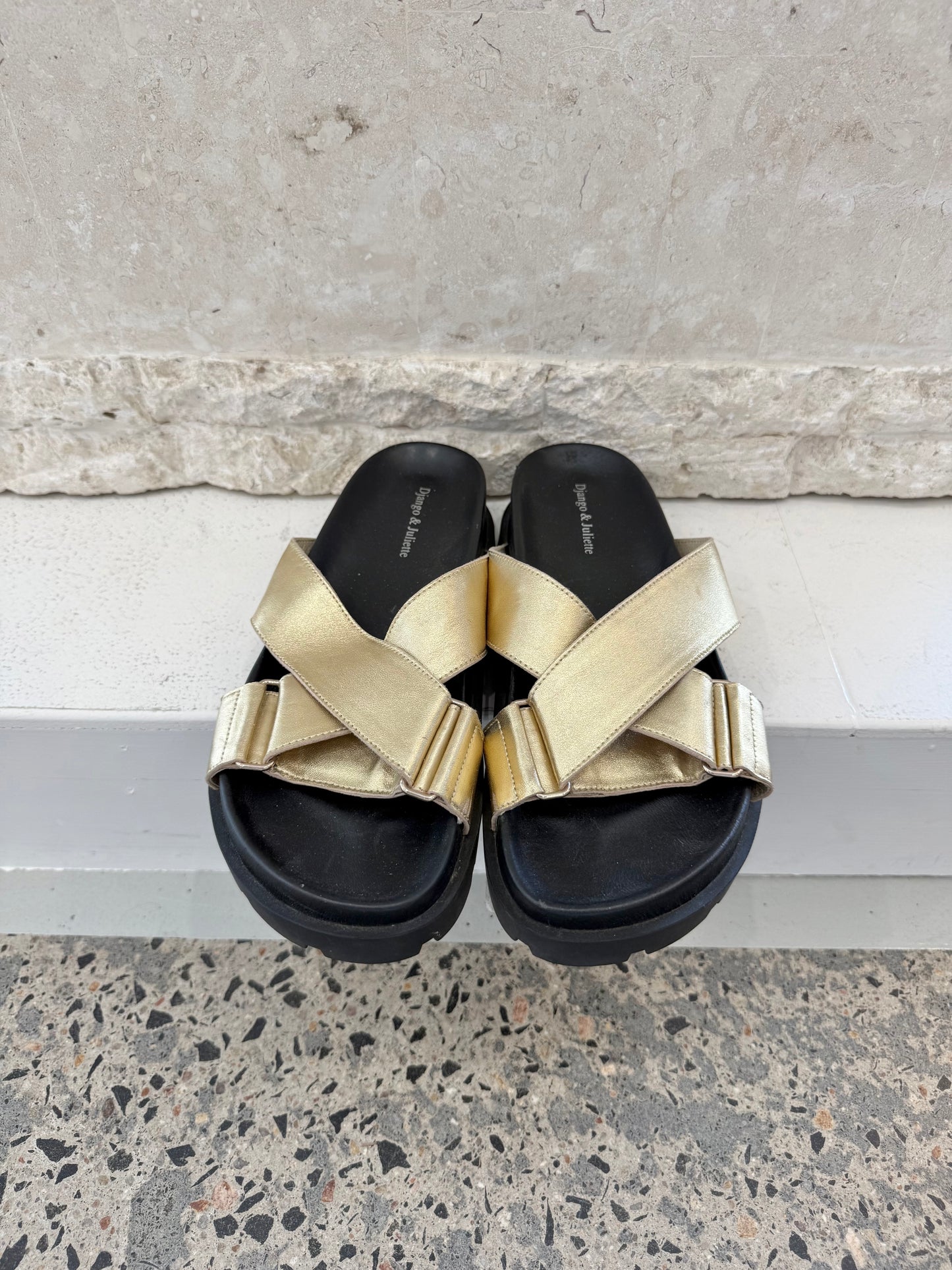 Django and Juliette Gold Leather Slides - Size 40