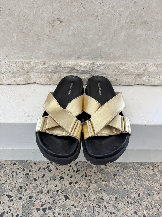 Django and Juliette Gold Leather Slides - Size 40