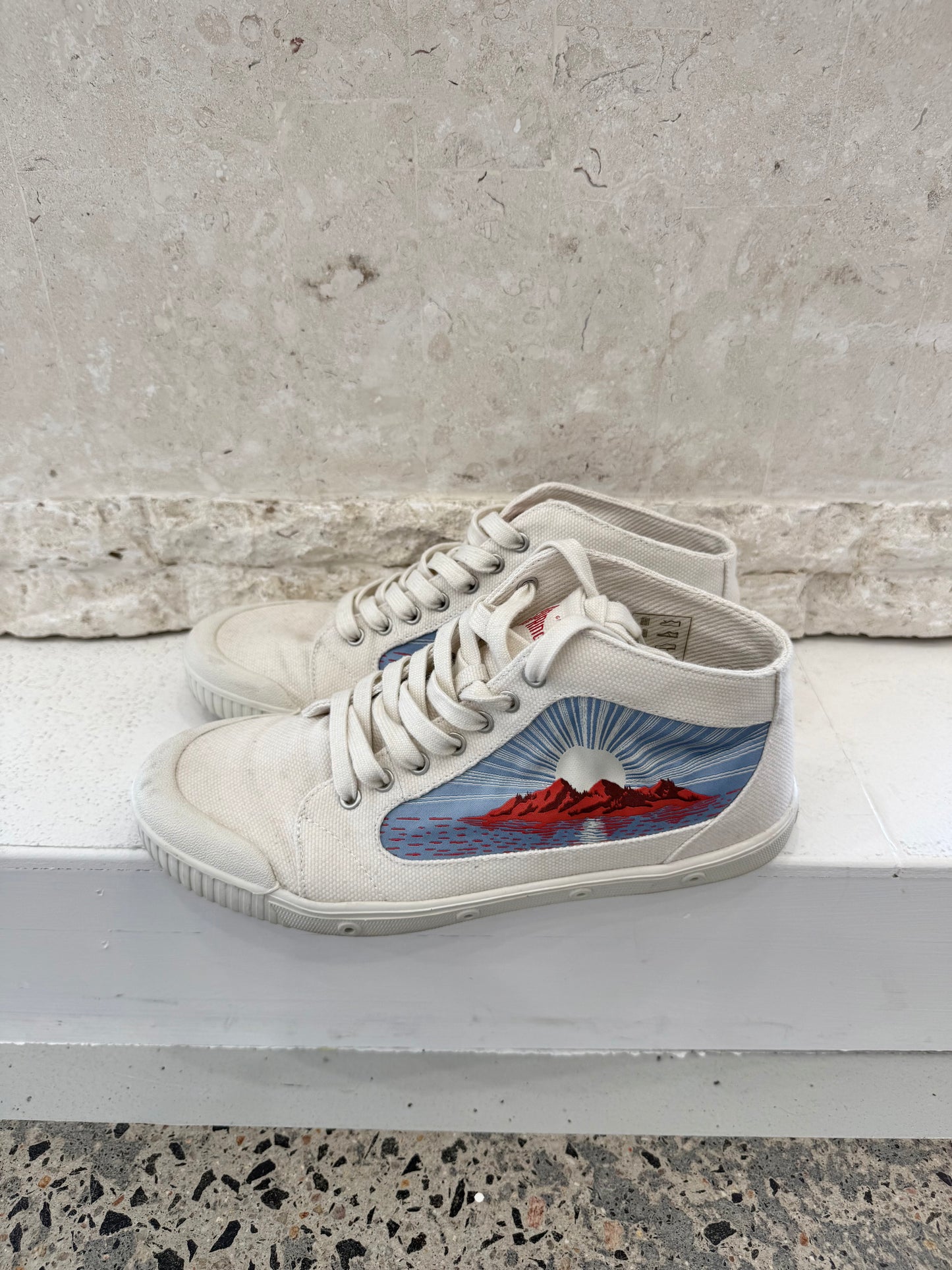 Spring Court M2 Land Sneakers - Size 39
