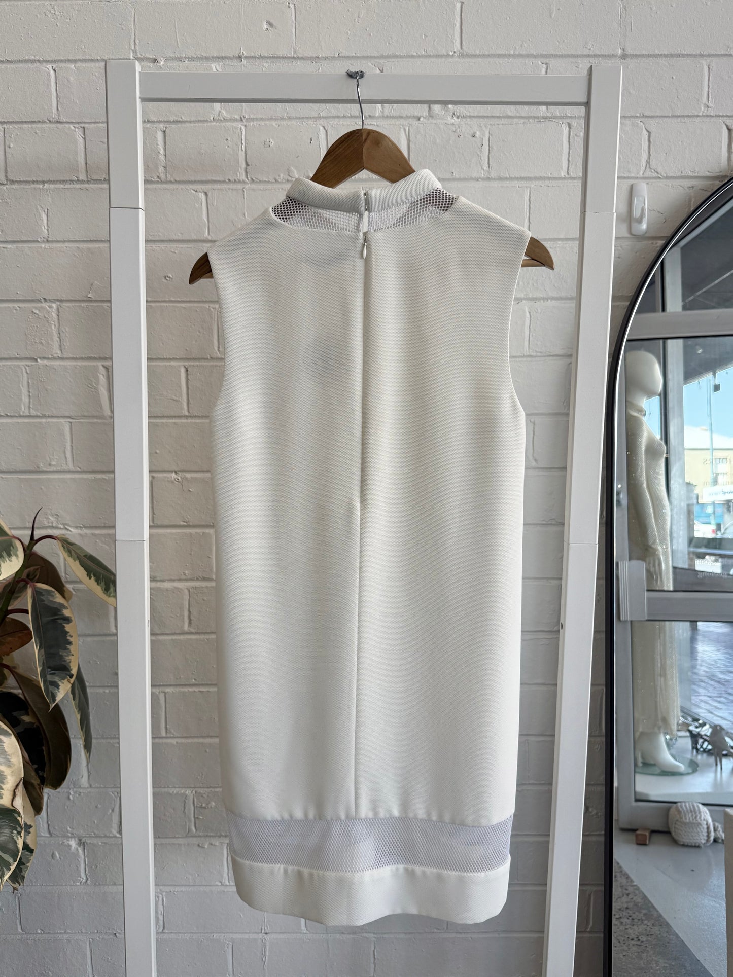 Camilla and Marc White Shift Dress - Size 10