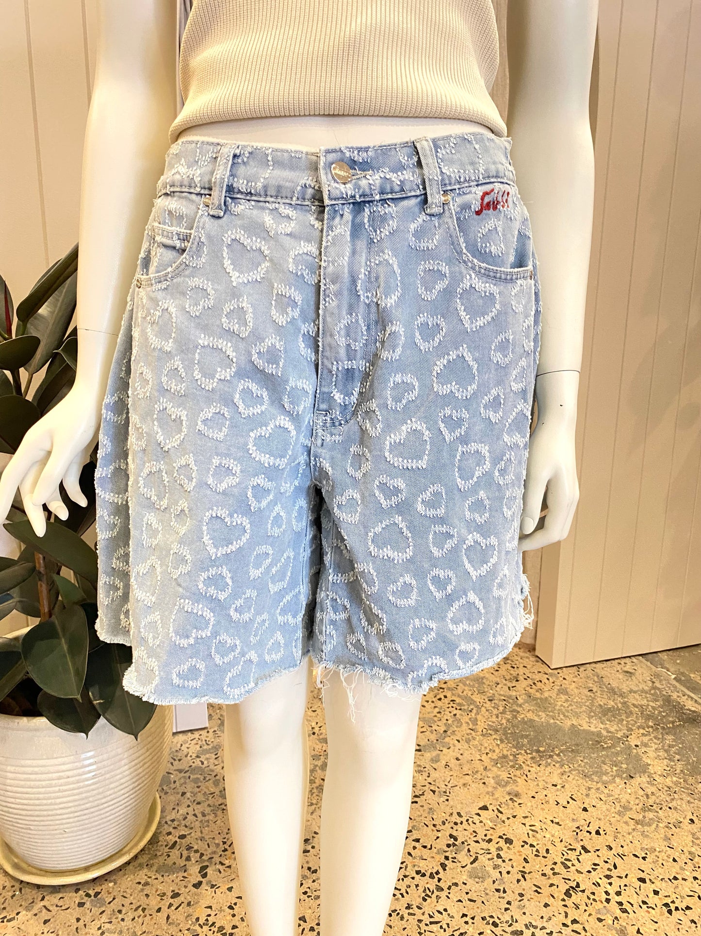 Sabbi The Denim Jorts - Hearts. Size Small (10)