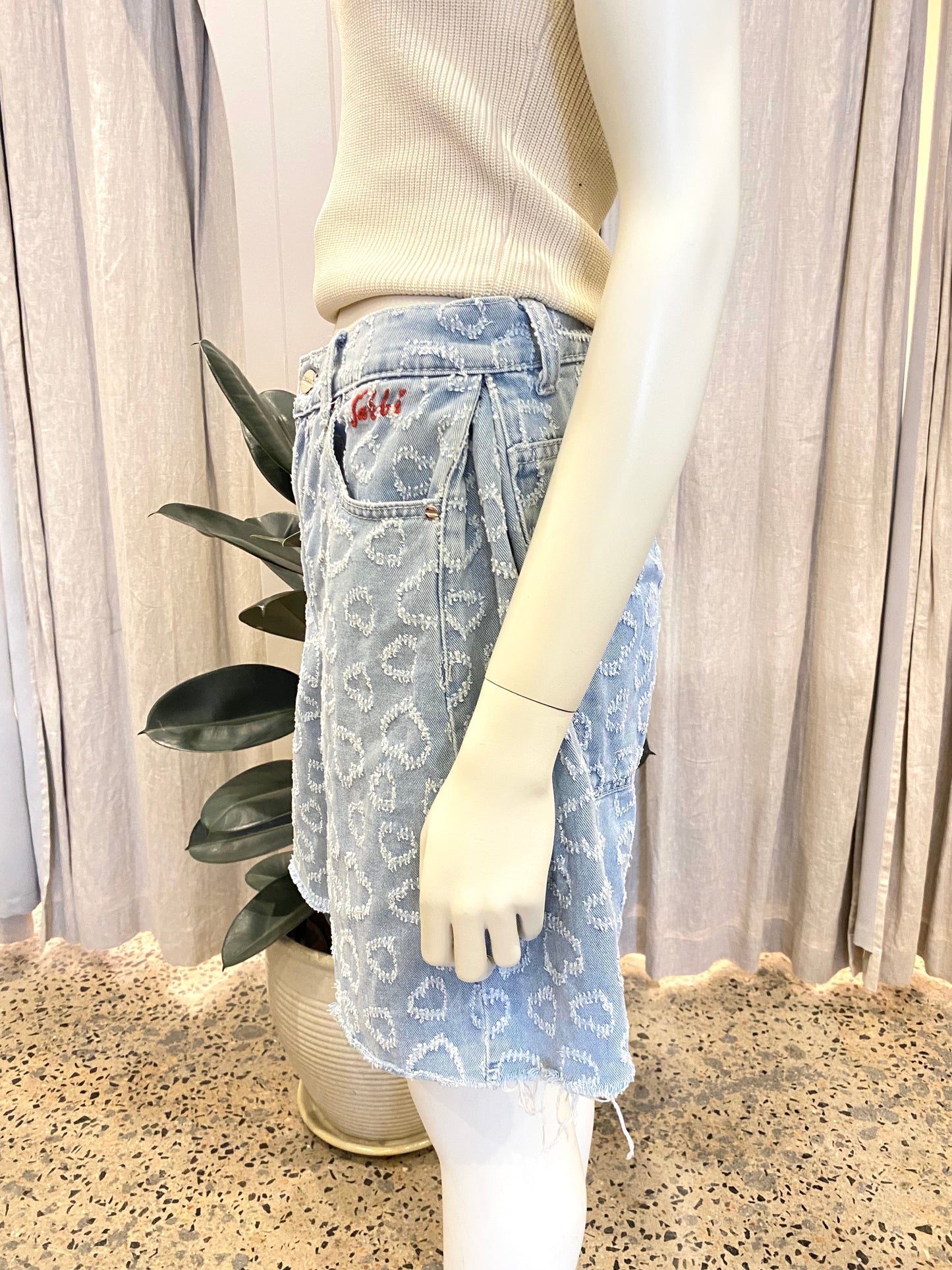 Sabbi The Denim Jorts - Hearts. Size Small (10)