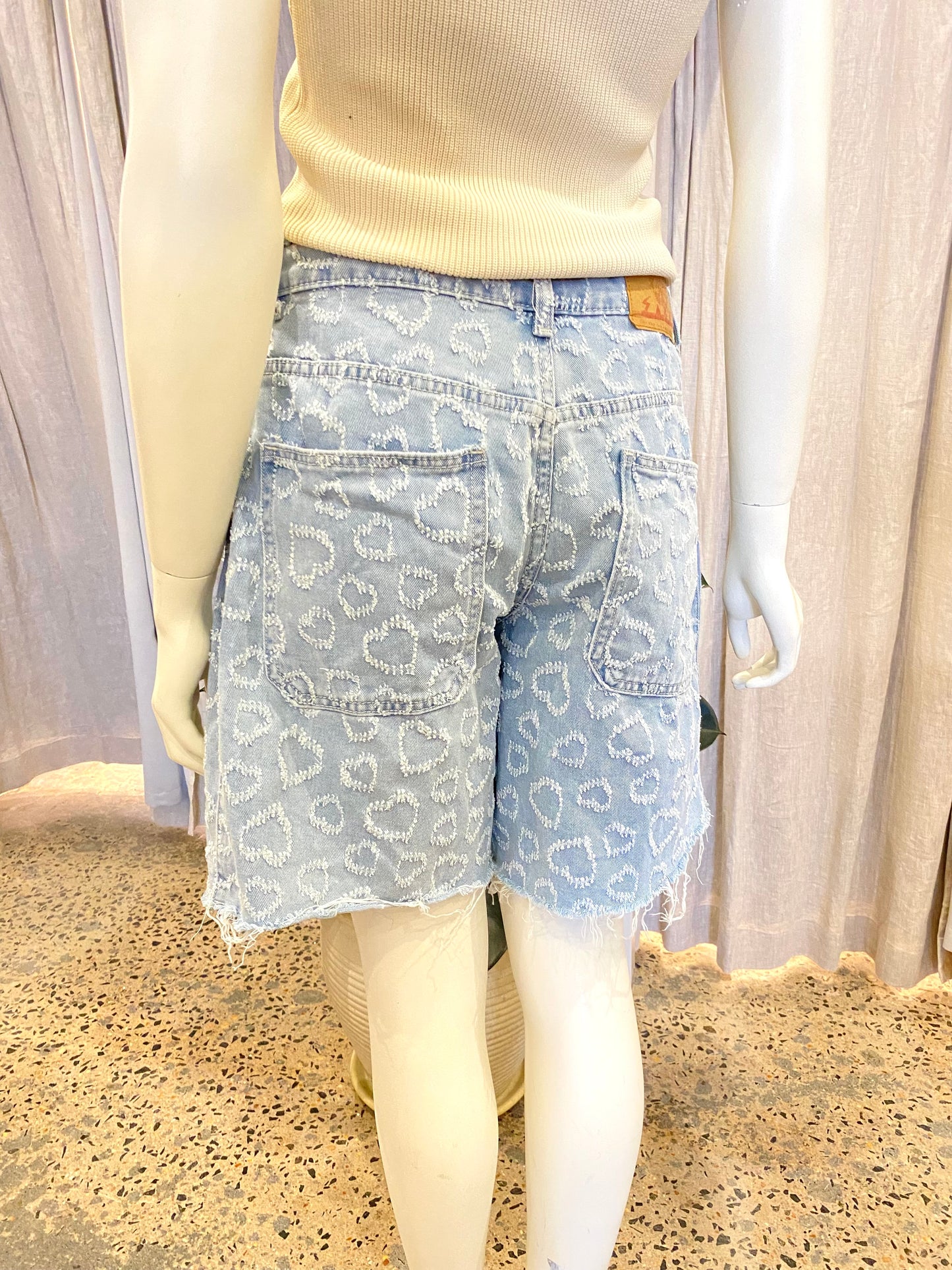Sabbi The Denim Jorts - Hearts. Size Small (10)