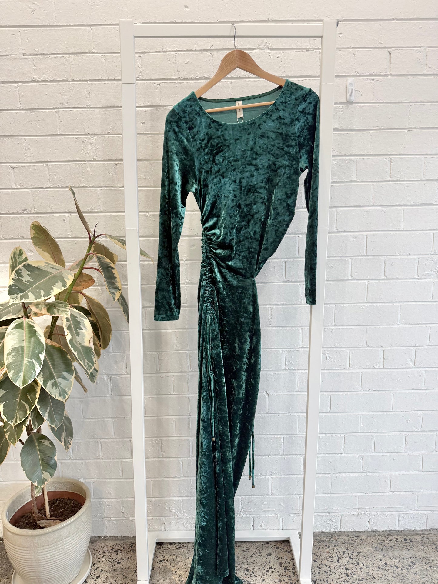 Kivari Violetta Velvet Maxi Dress in Emerald Green - Size 10
