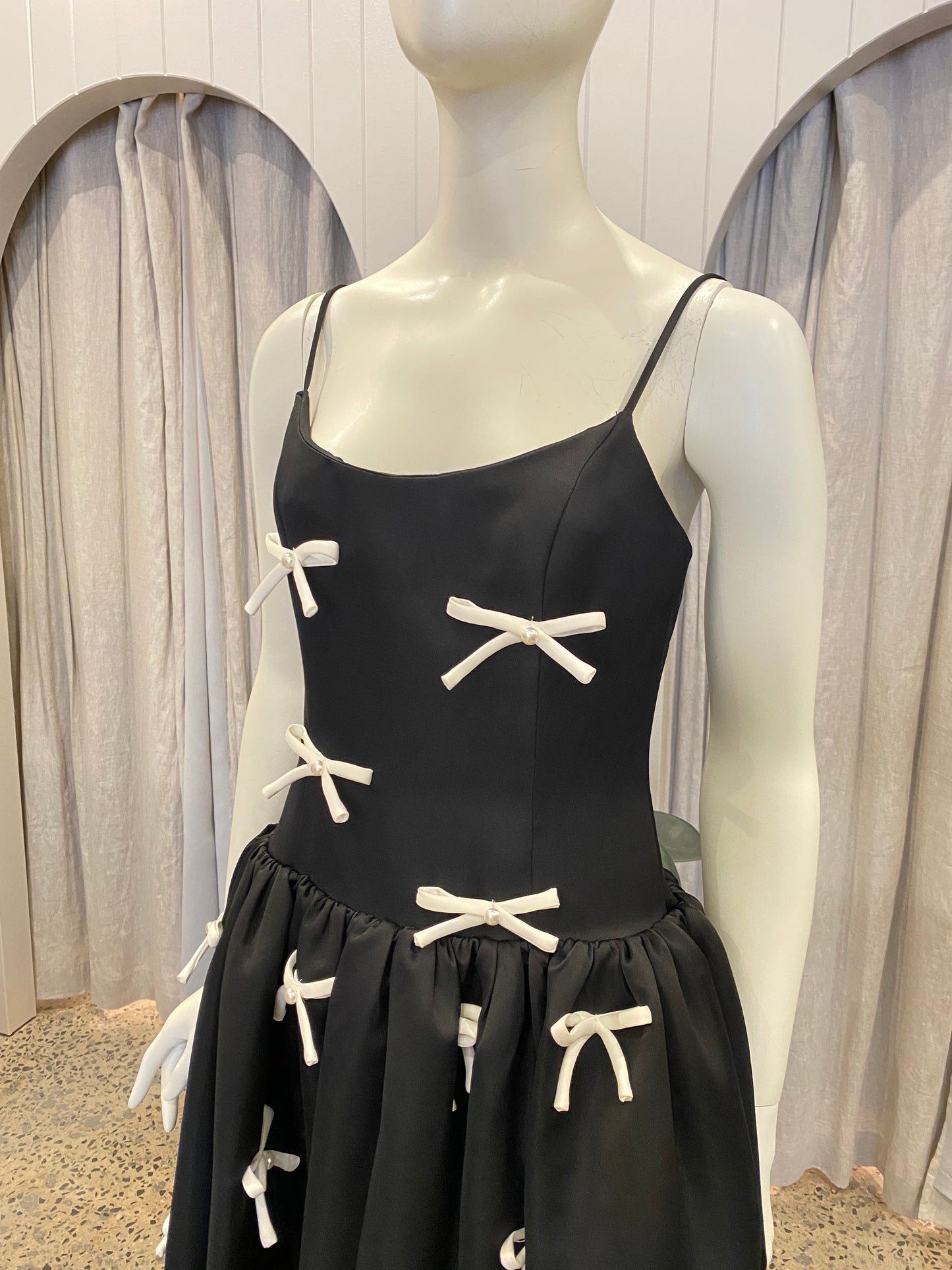 Elliatt Ursula A-Line Midi Dress in Black - Size Small (8-10)