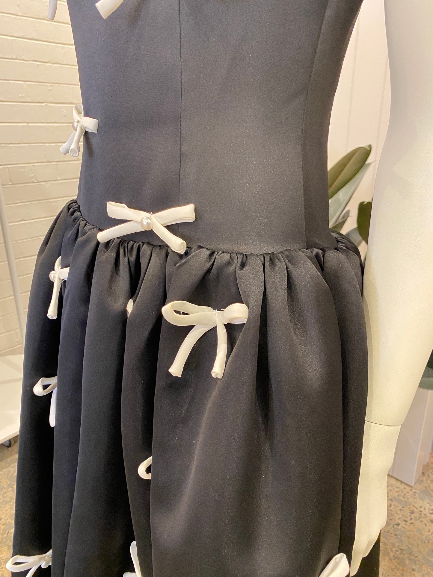 Elliatt Ursula A-Line Midi Dress in Black - Size Small (8-10)