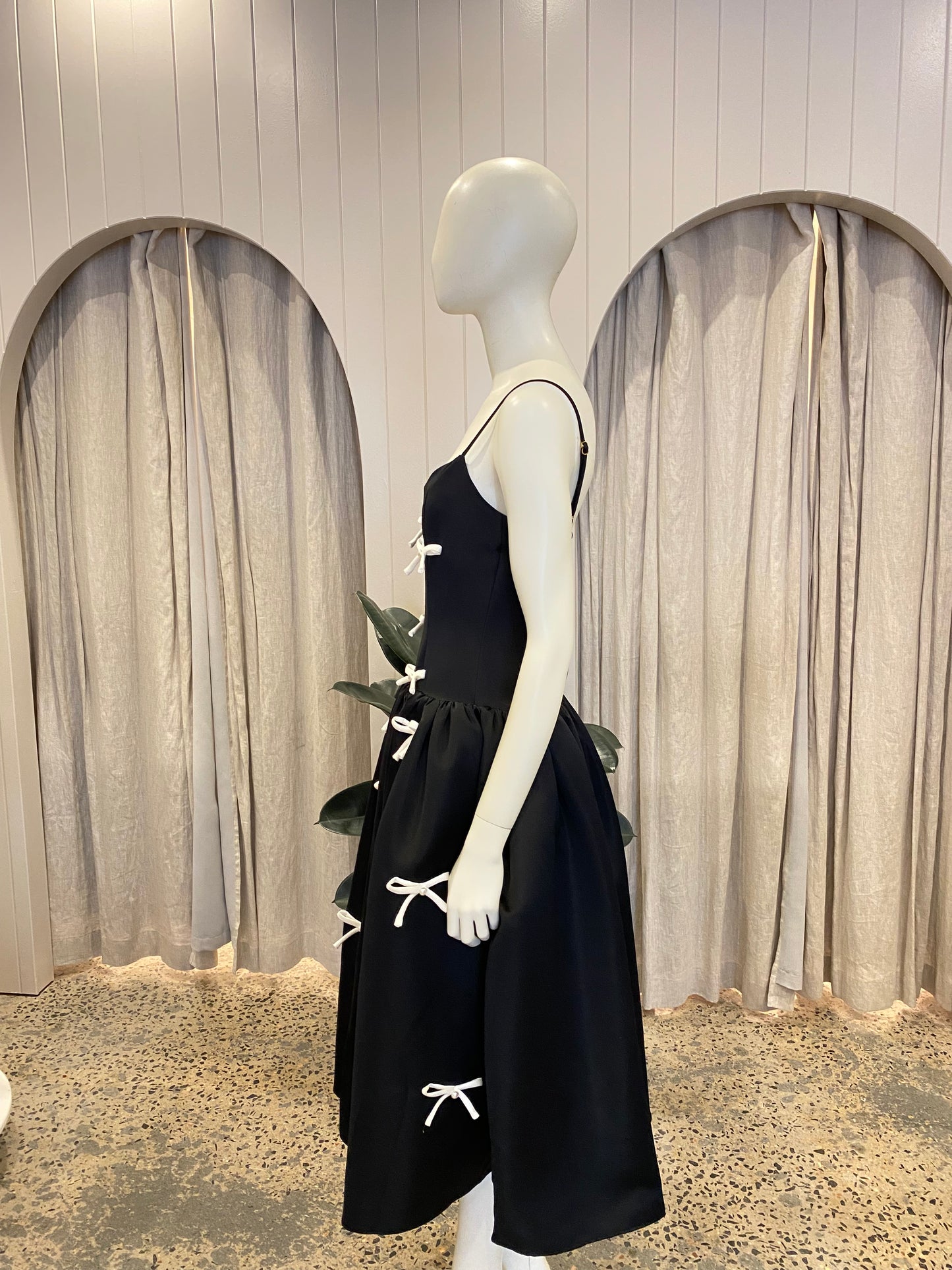 Elliatt Ursula A-Line Midi Dress in Black - Size Small (8-10)