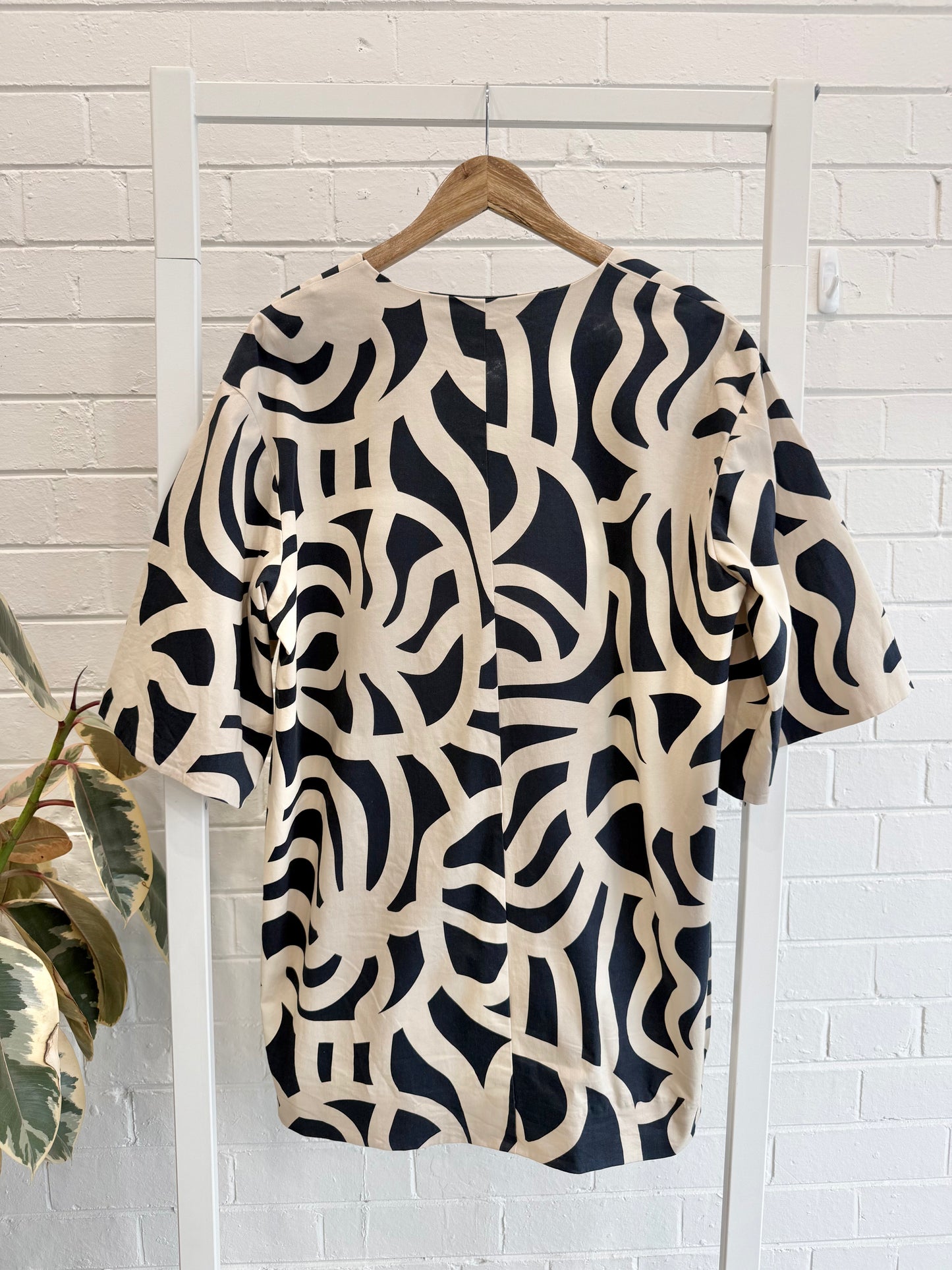 Marimekko Navy/Cream Feles Joonas Tunic - Size XL (14 - 16)