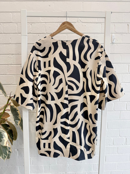Marimekko Navy/Cream Feles Joonas Tunic - Size XL (14 - 16)