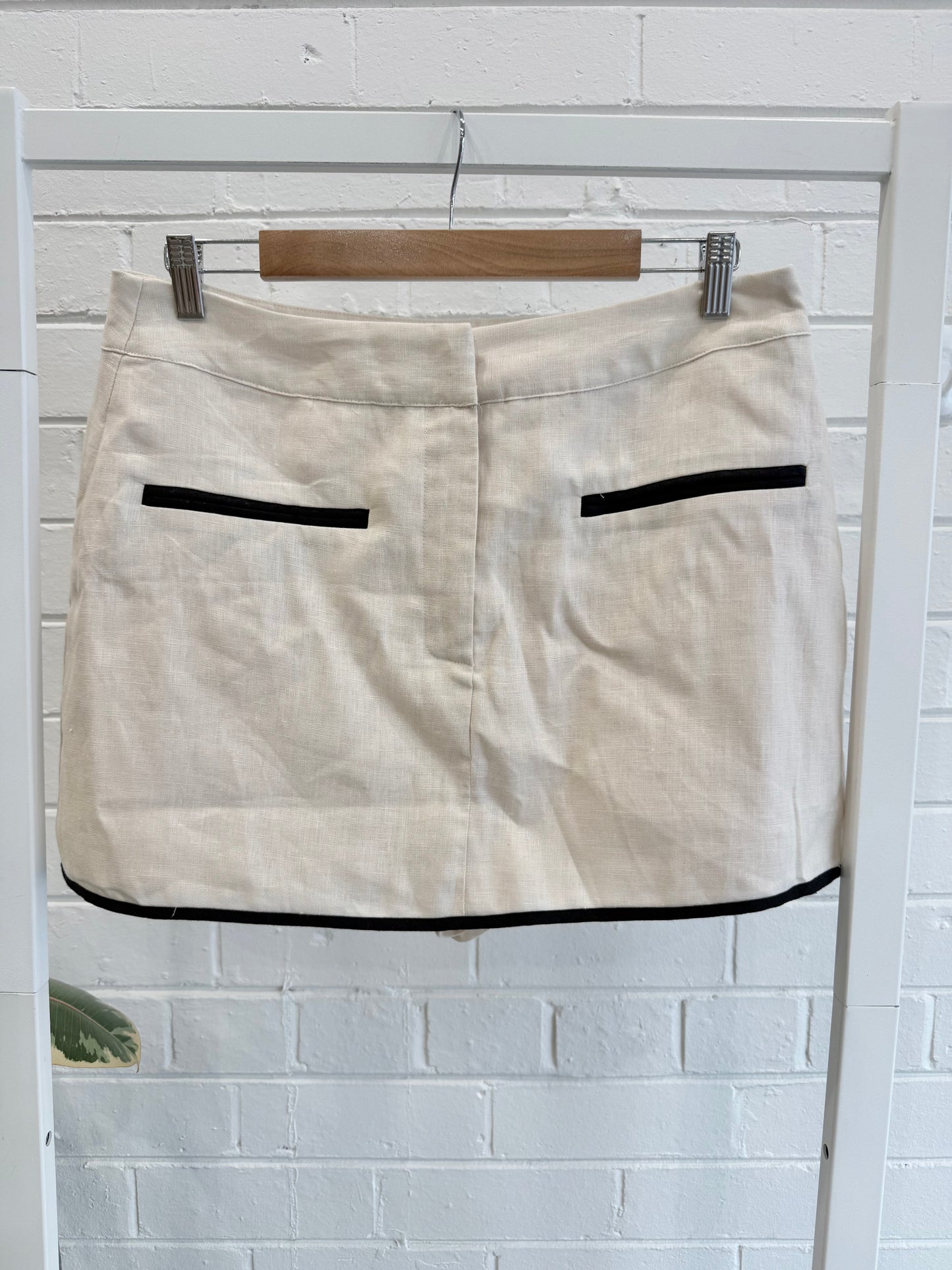 Dissh Cream Von Linen Shirt and Skort - Size 14