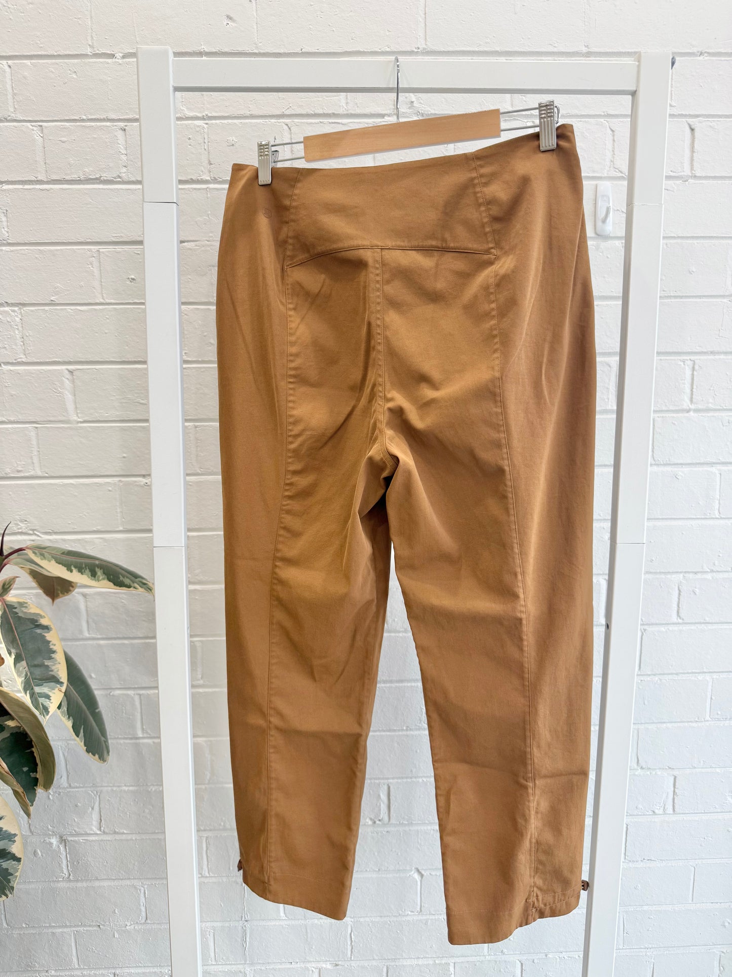Lululemon Cotton-Blend Twill Trousers - Tan - Size 31 (12-14)