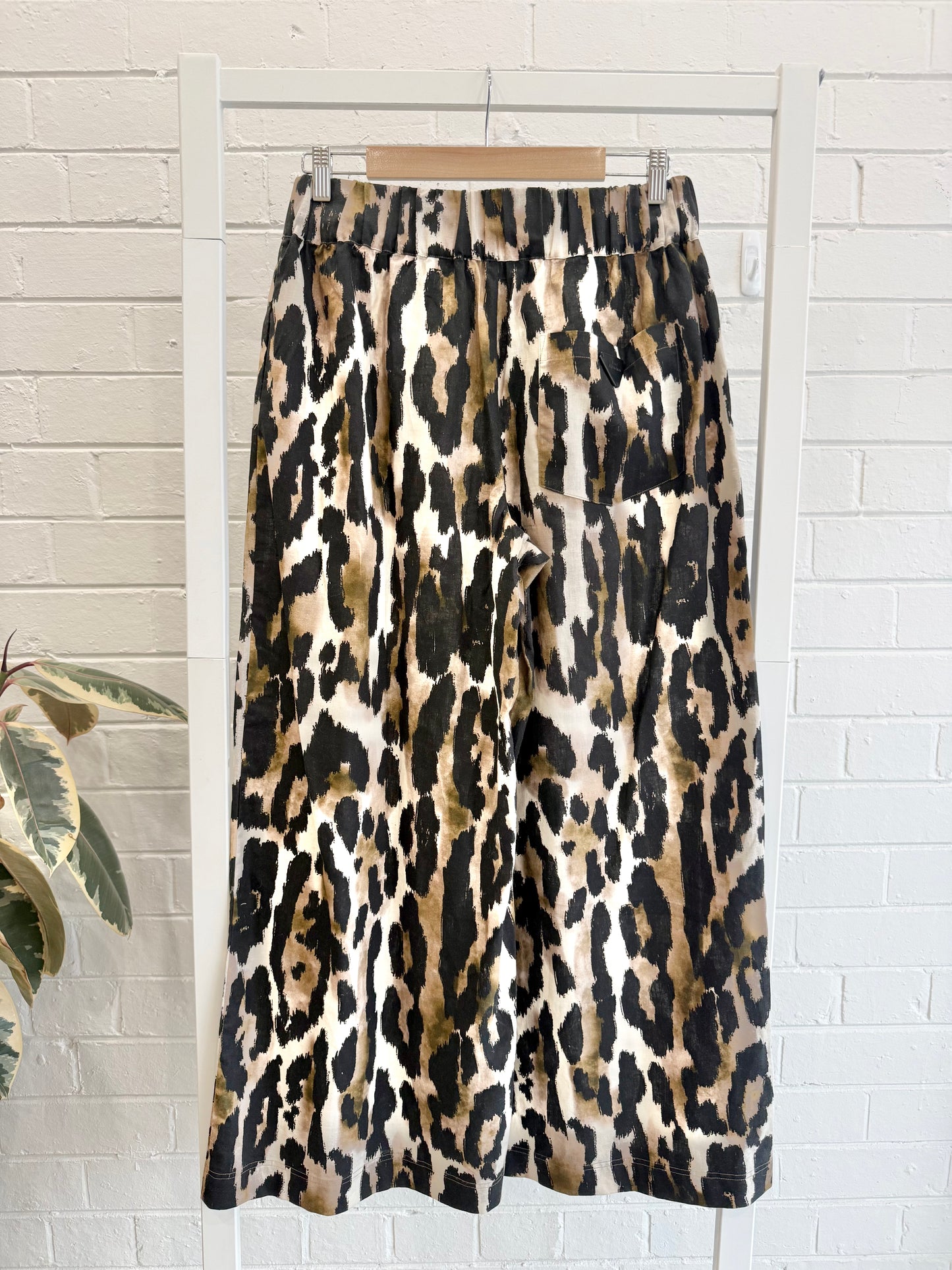Aje Studio 'Airlie' Relaxed Leopard Pants - Size 8