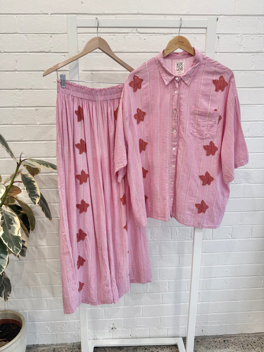 King Csilla Short Sleeve Shirt and Pants Set - Size 14-16