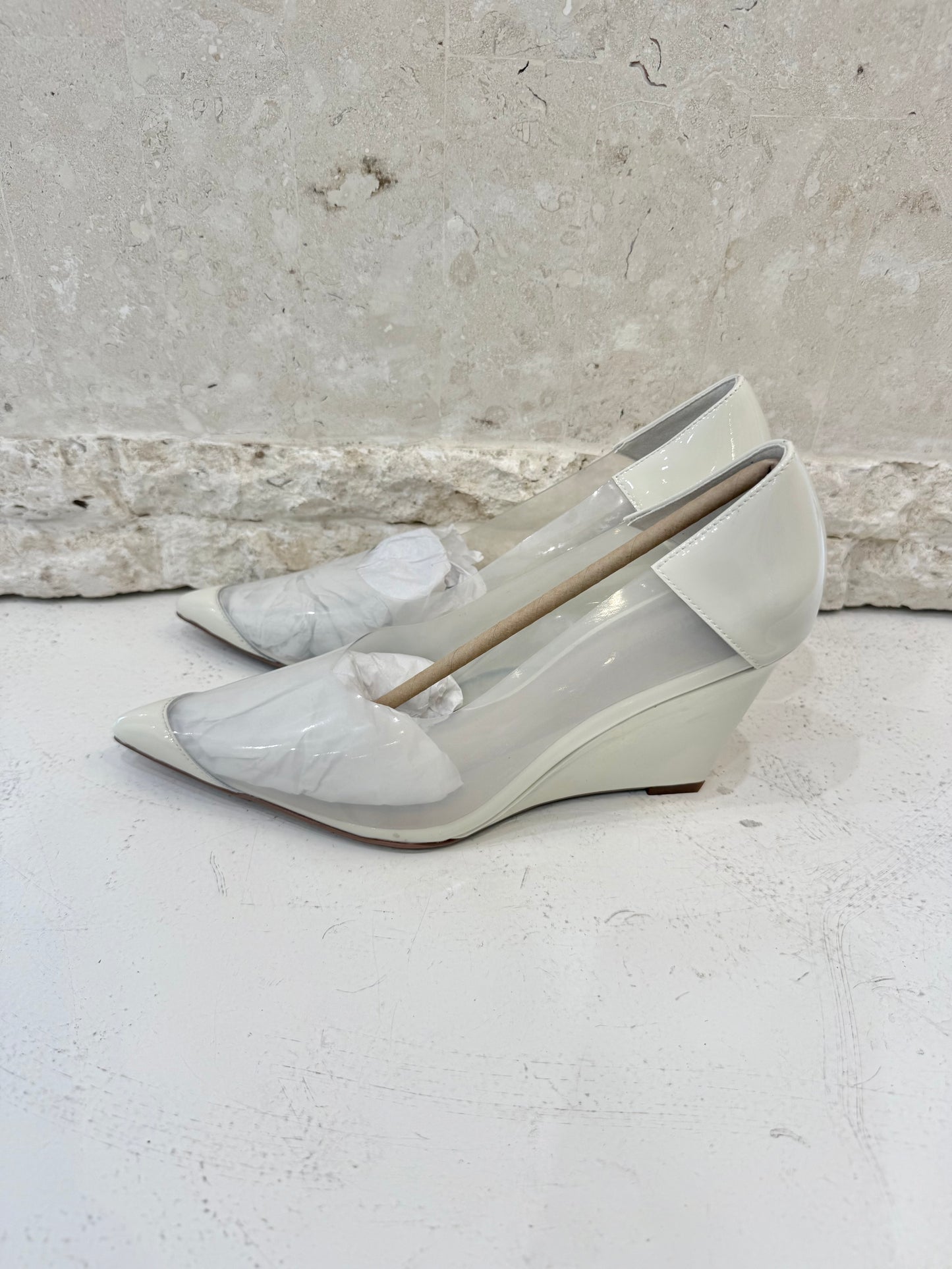 Brand New In Box Lana Wilkinson Eileen Heels – Ivory Vinylite – Size 38/7.5